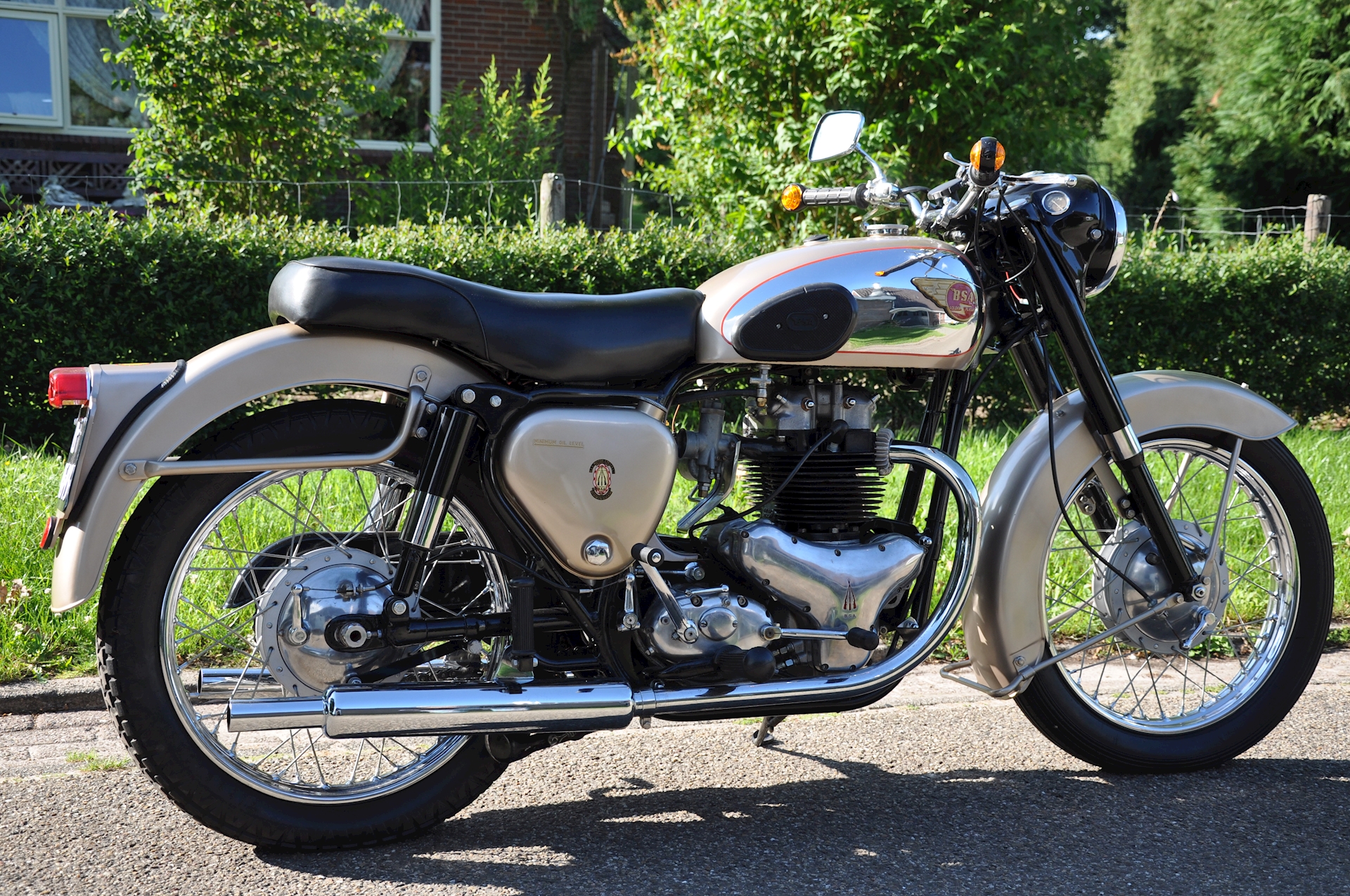 BSA A10 Golden Flash (650cc) - 03.JPG