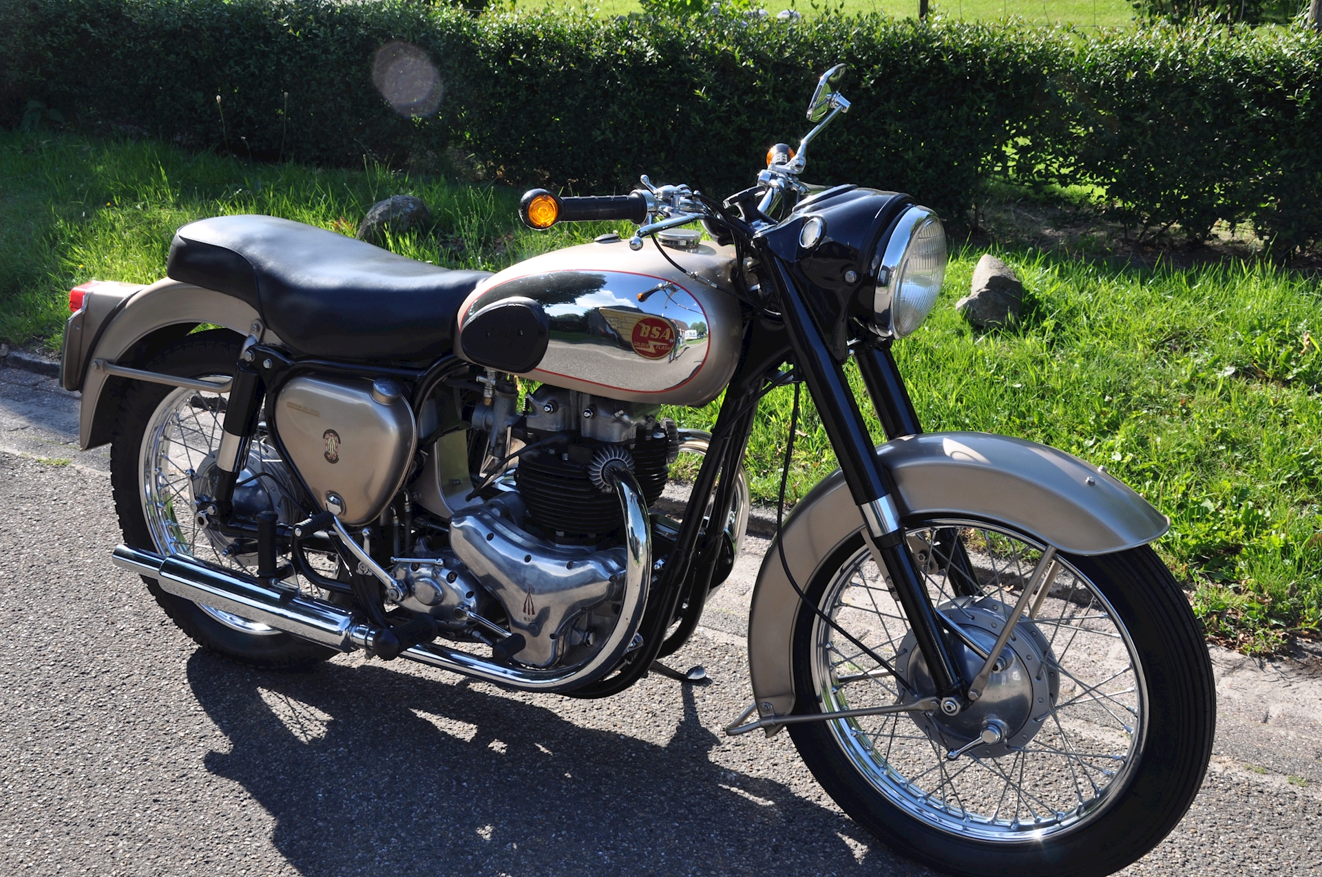 BSA A10 Golden Flash (650cc) - 05.JPG