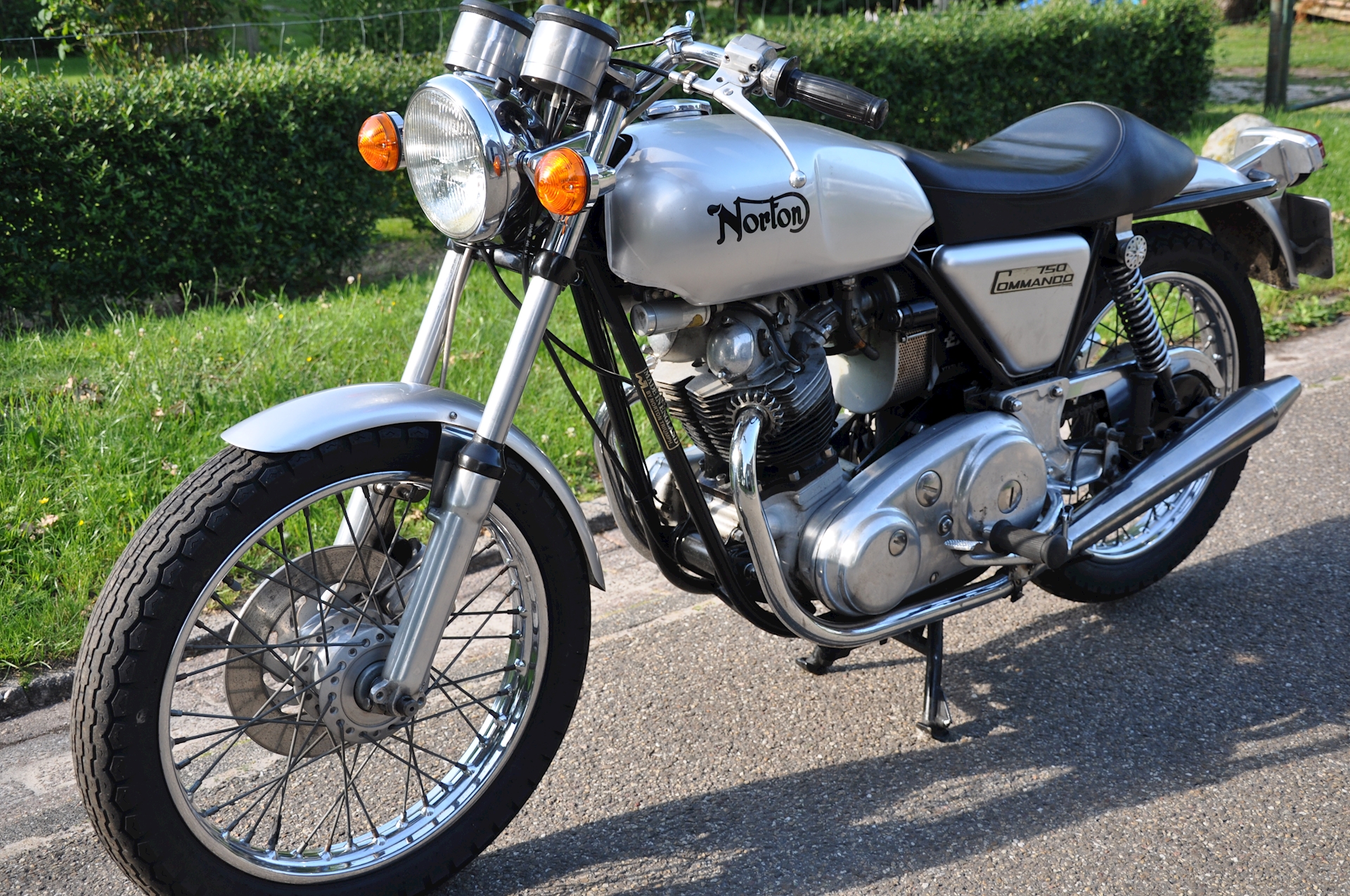 Norton Commando 750 Interstate (MK1) - 16.JPG