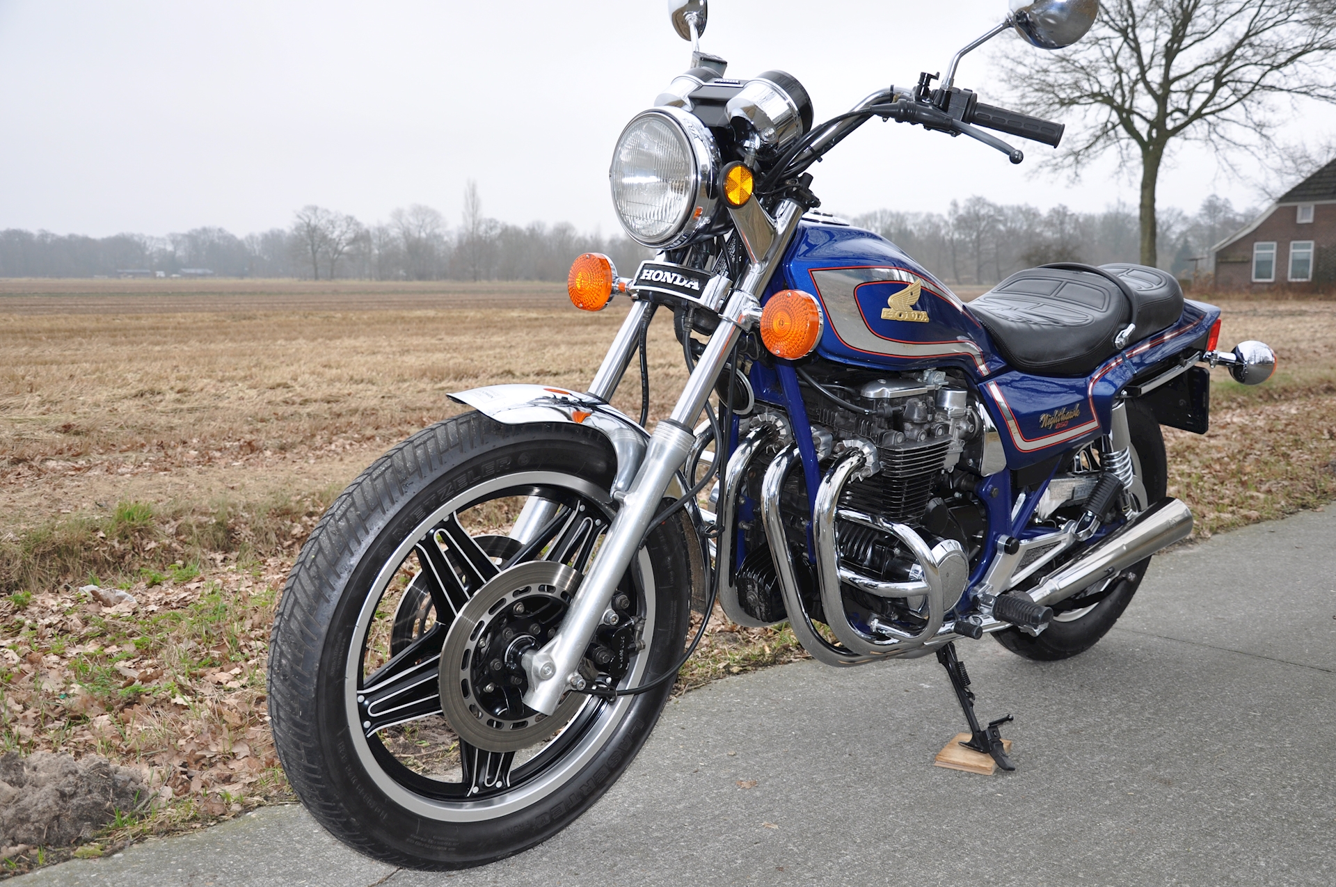 Honda-CB650SC-03.jpg