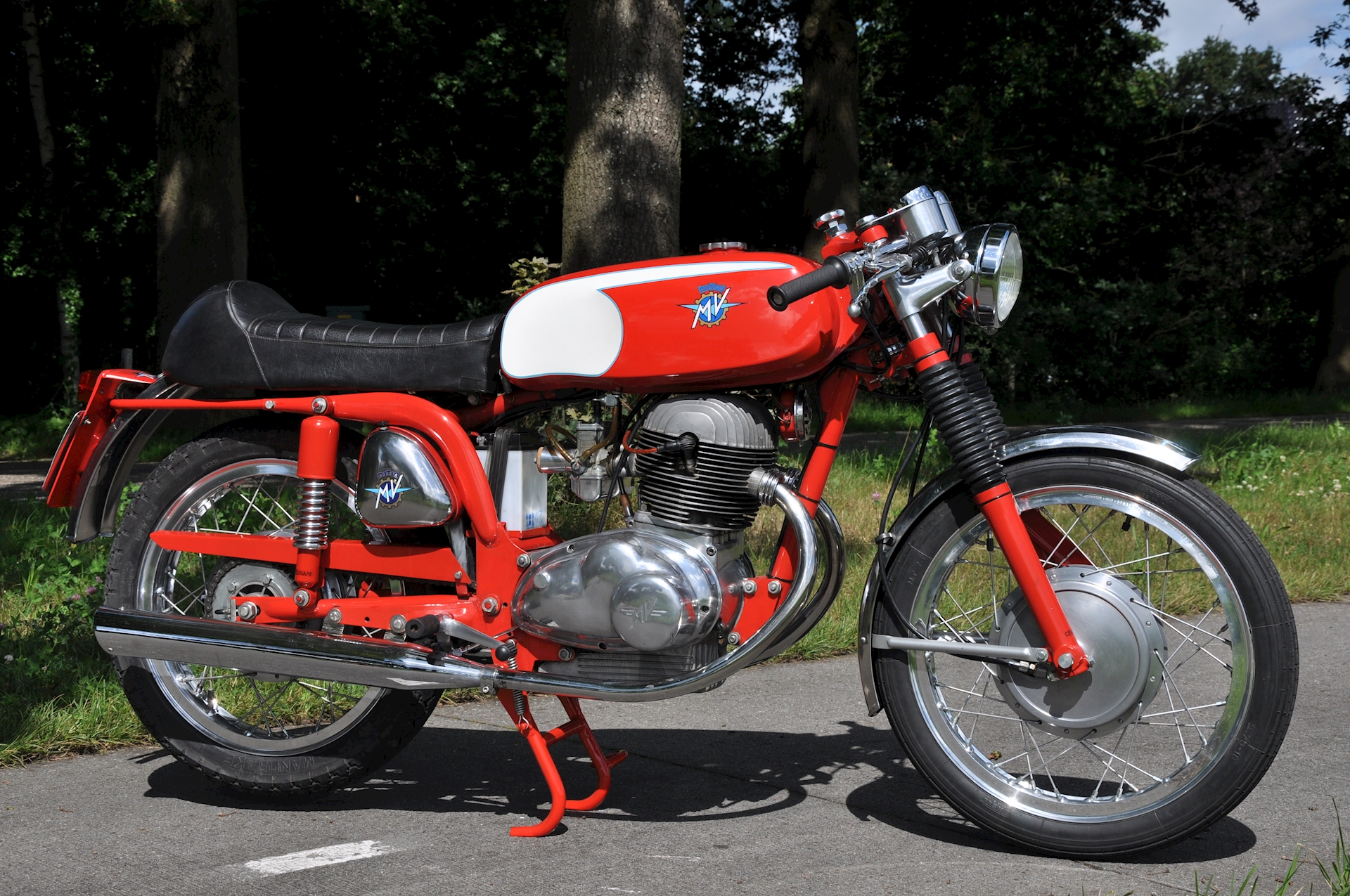 MV-Agusta-350-Sport-02.jpg