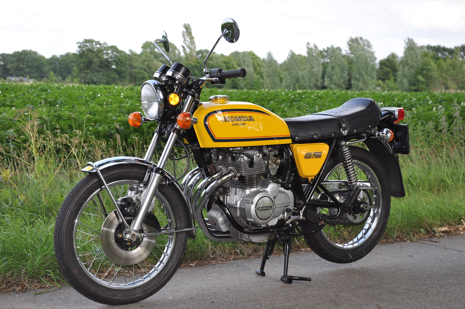 Honda-CB400F-geel-06.jpg