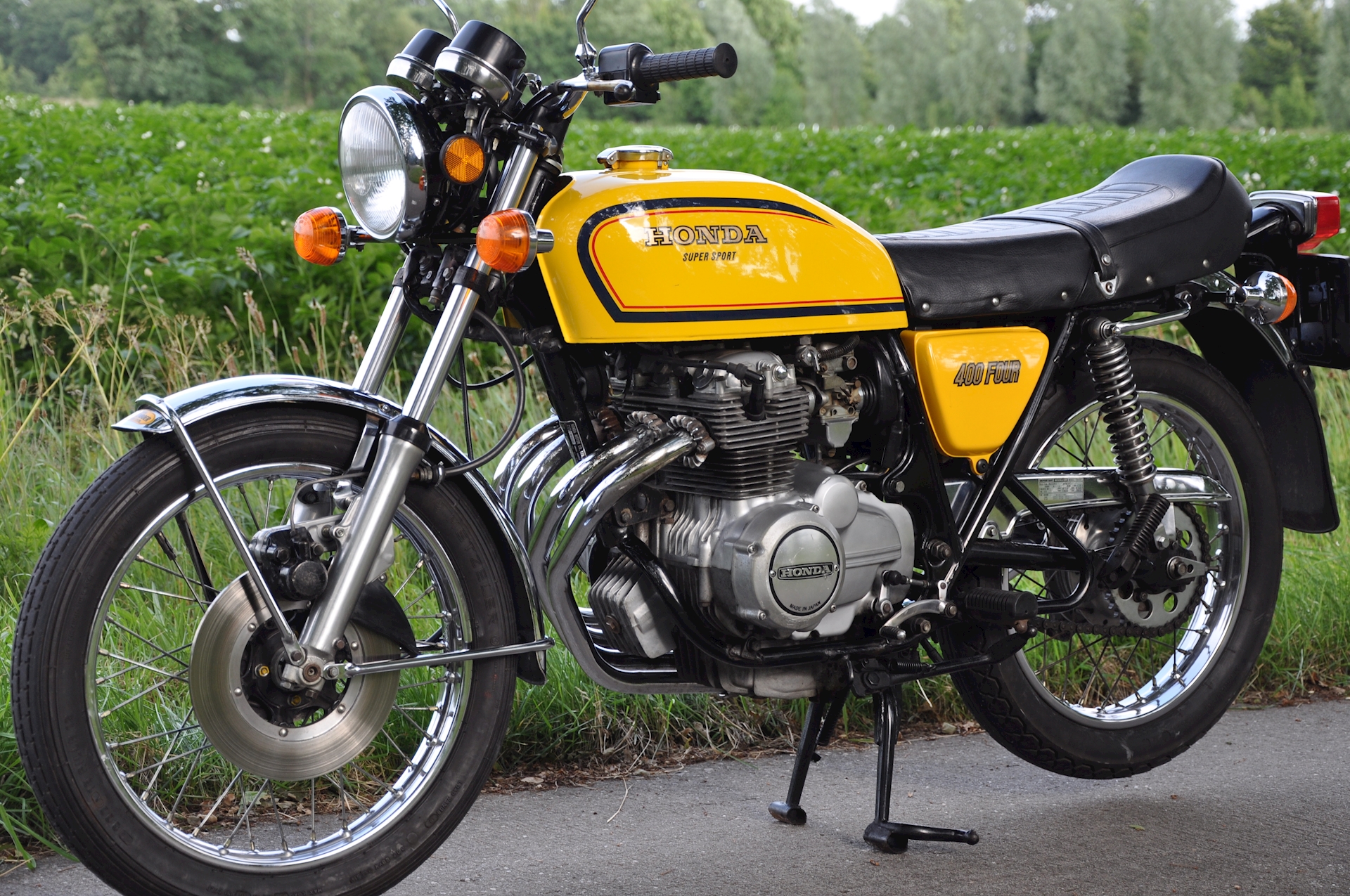 Honda-CB400F-geel-08.jpg