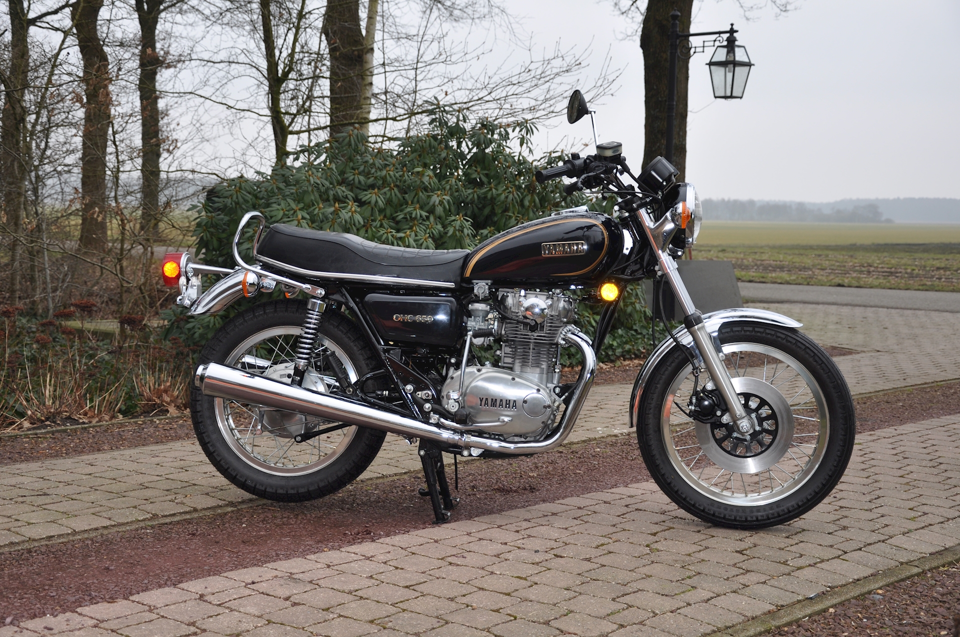 Yamaha-XS650F-02.jpg