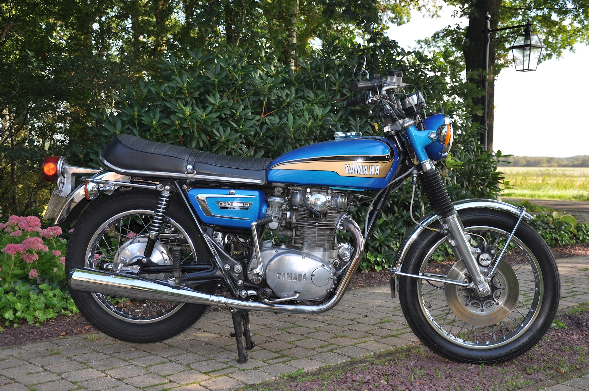 Yamaha-TX650-02.jpg