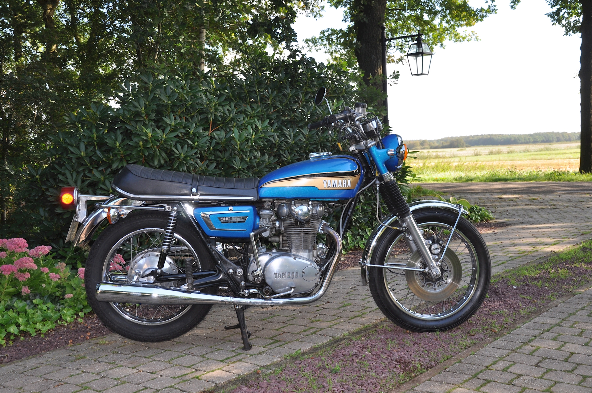 Yamaha-TX650-04.jpg