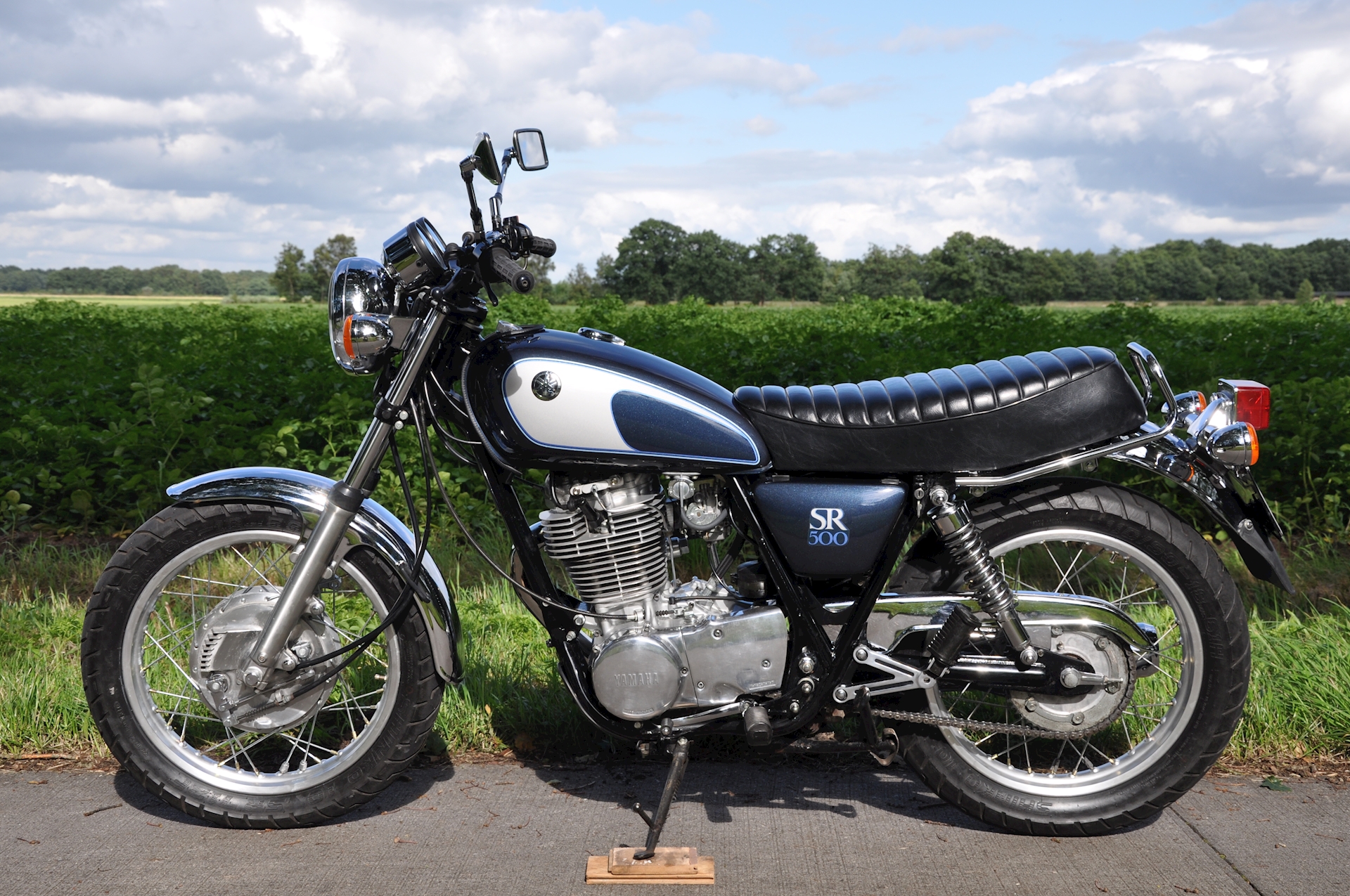 Yamaha SR500-01.jpg