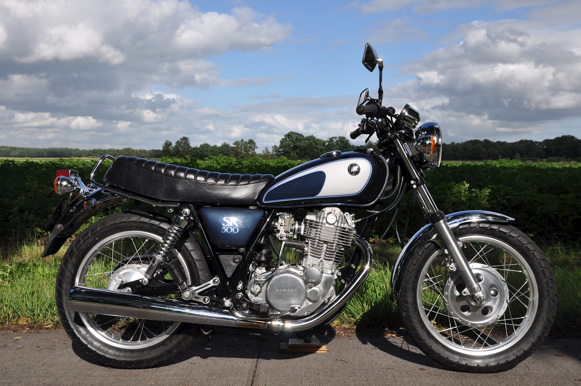 Yamaha SR500-02.jpg
