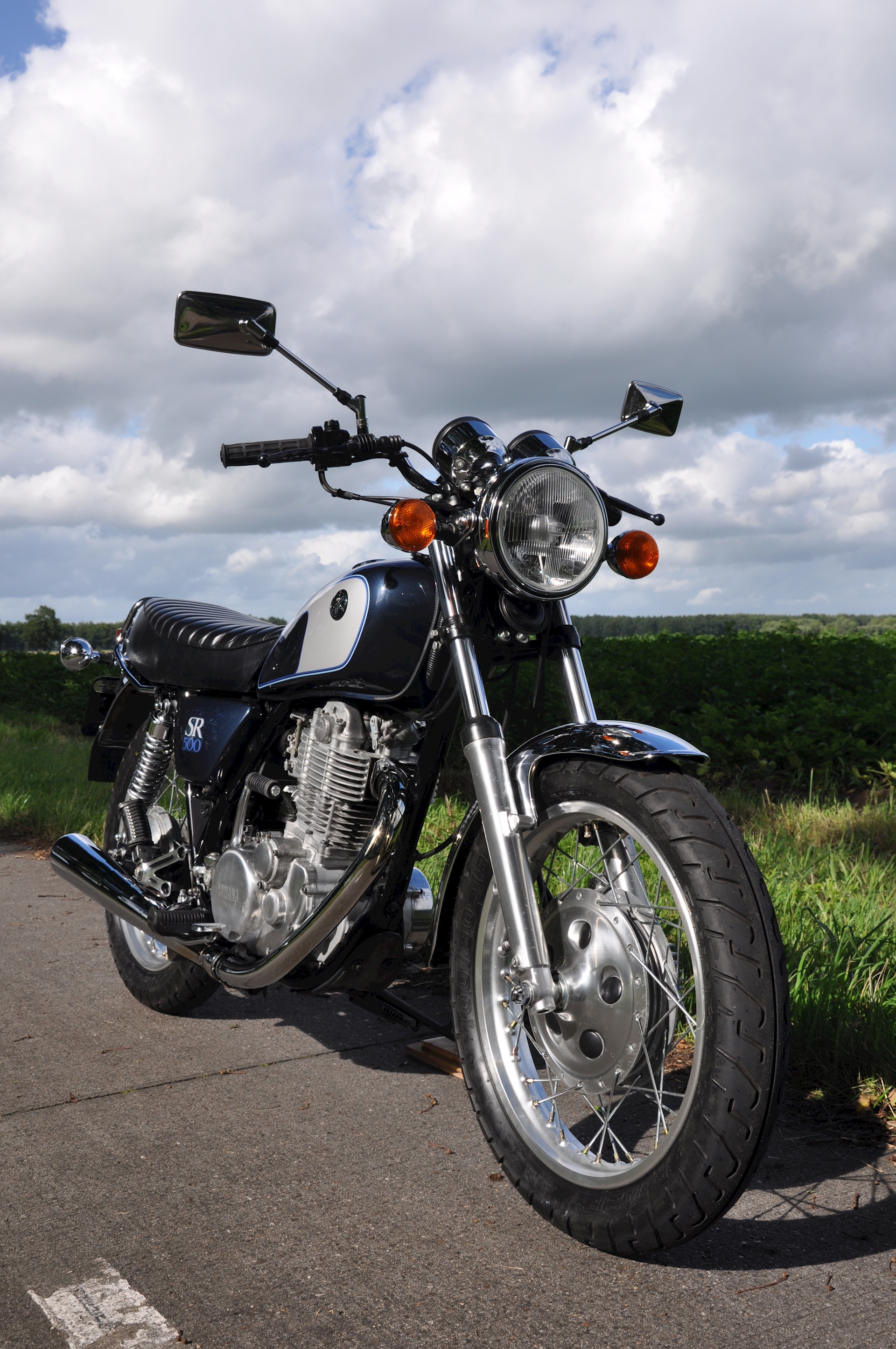 Yamaha SR500-03.jpg