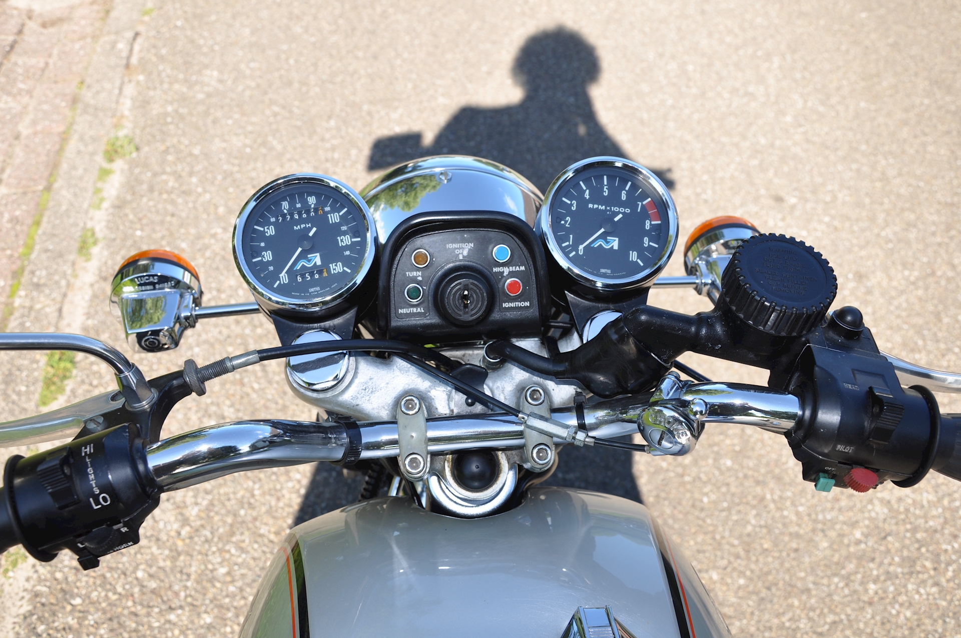 Norton Commando 850 1978 - 07.jpg