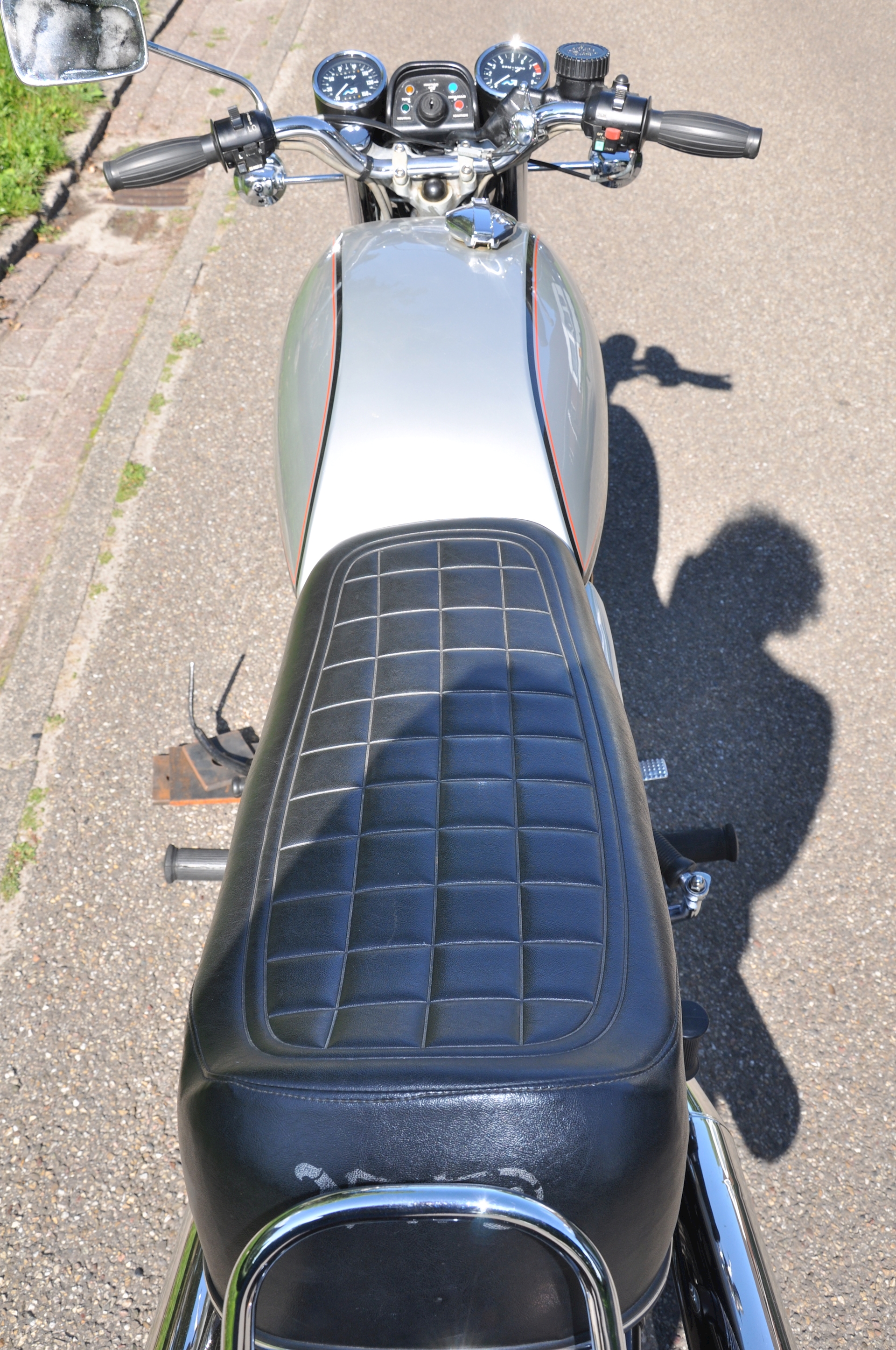 Norton Commando 850 1978 - 08.jpg