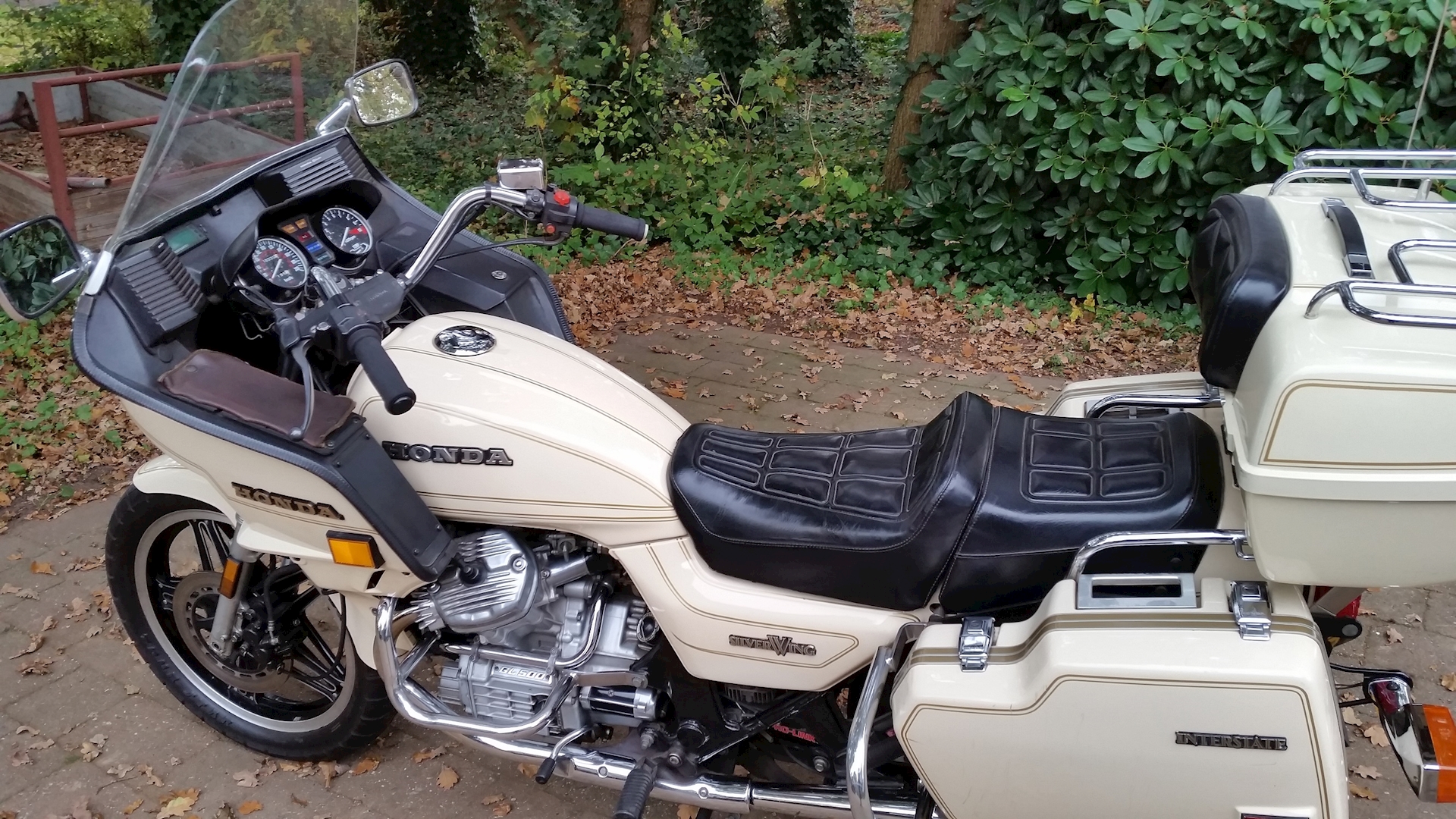 Honda GL500 Silverwing 1981 - 04.jpg