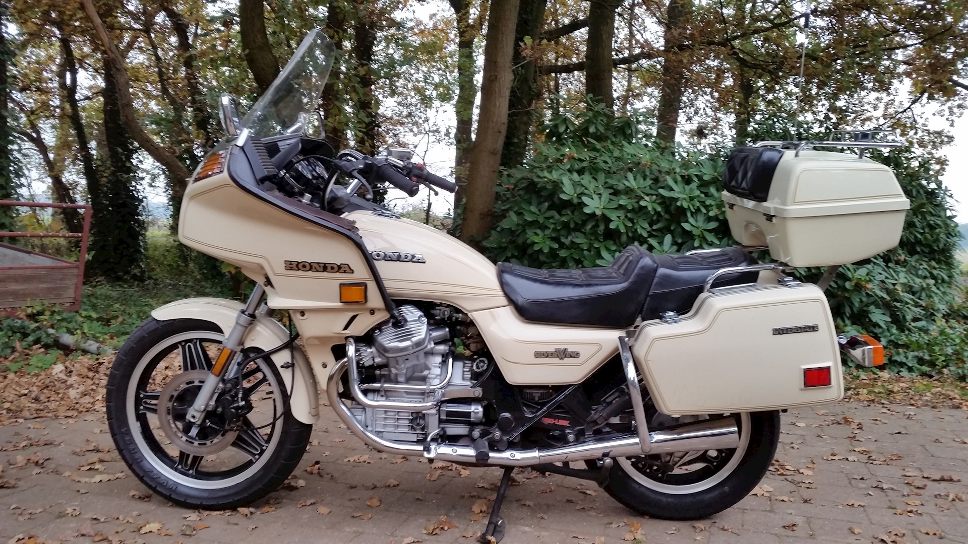Honda GL500 Silverwing 1981 - 06.jpg