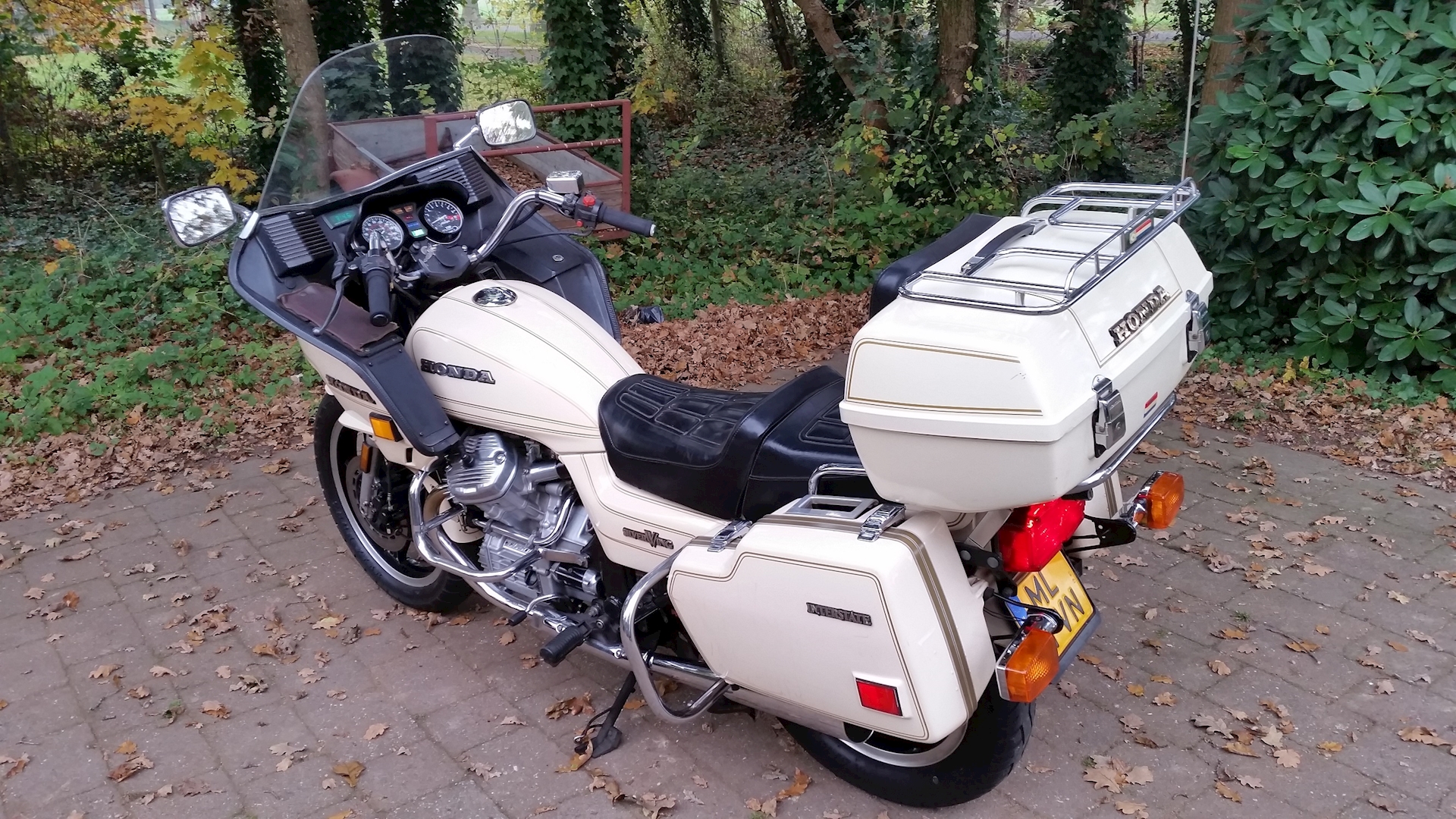 Honda GL500 Silverwing 1981 - 08.jpg