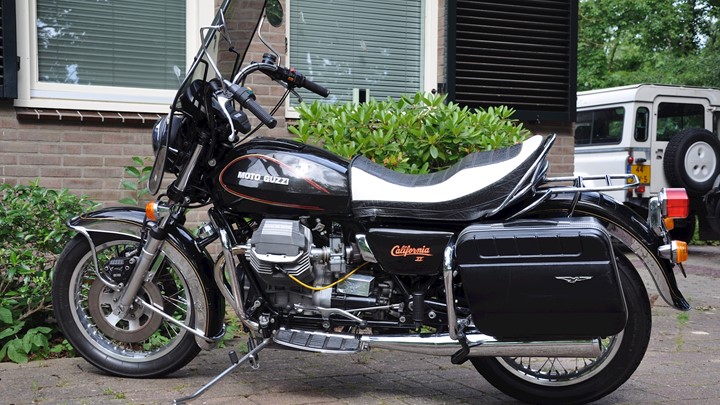 Moto Guzzi California II - 01.jpg