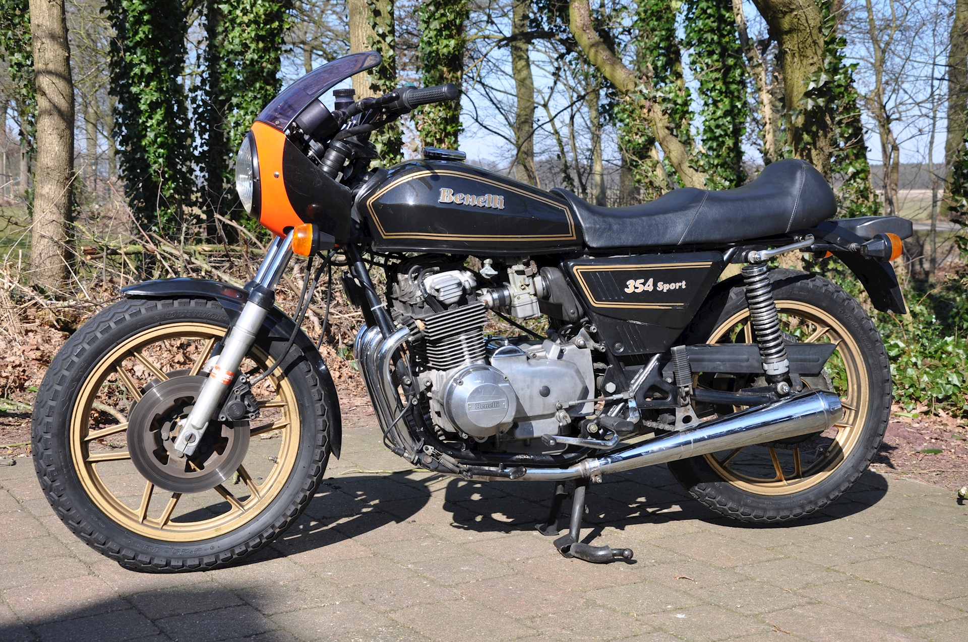Benelli 354 Sport 1979 - 01.jpg