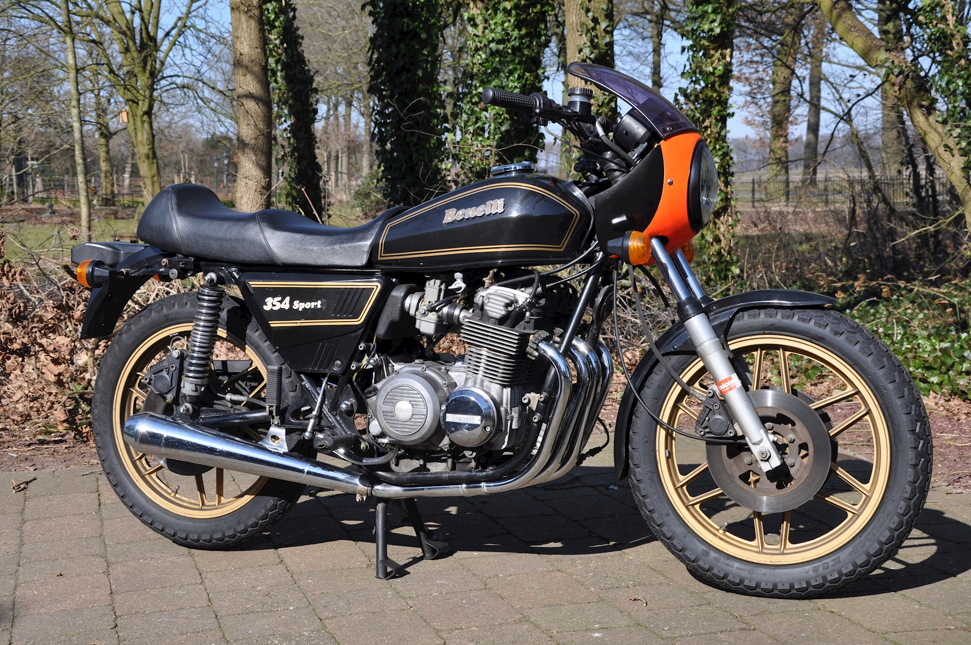 Benelli 354 Sport 1979 - 02.jpg