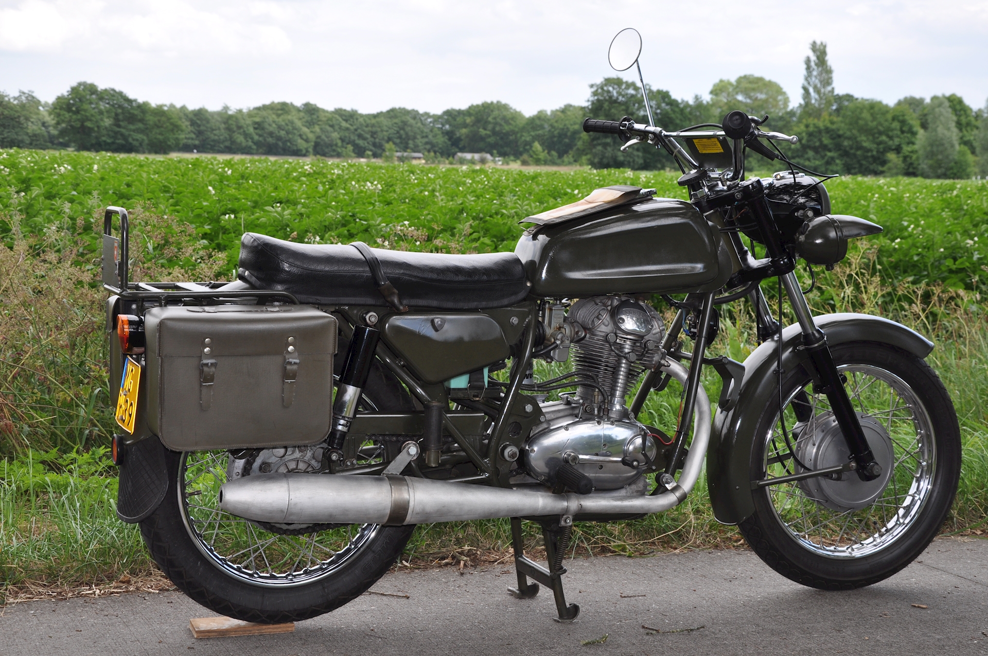 Condor A350 1975 - 02.jpg