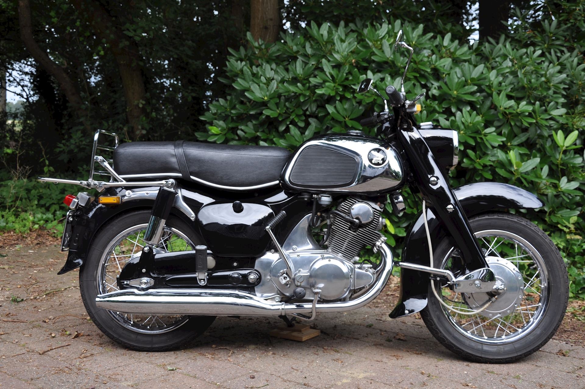 Honda Dream C77 1964 - 02.jpg