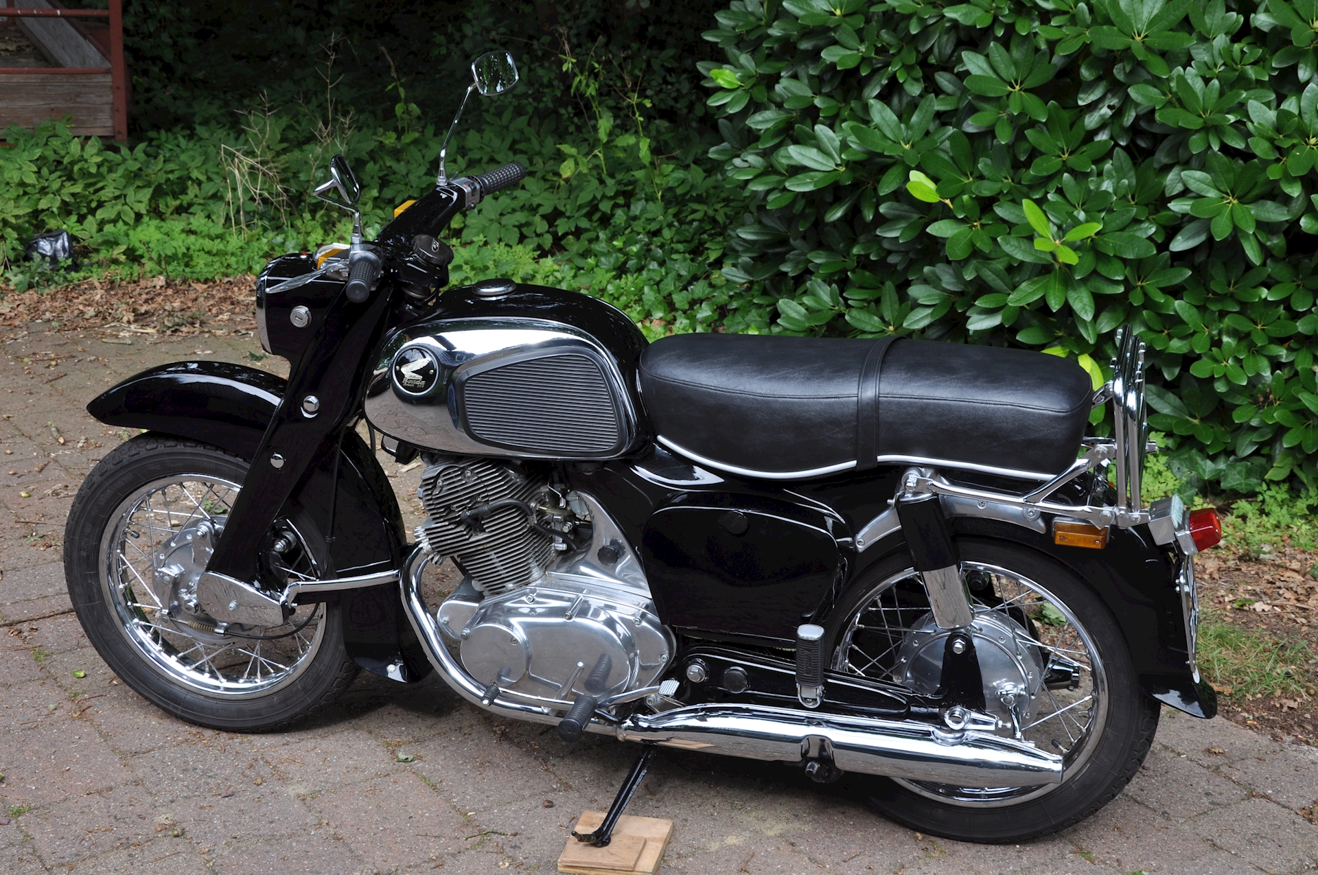 Honda Dream C77 1964 - 05.jpg