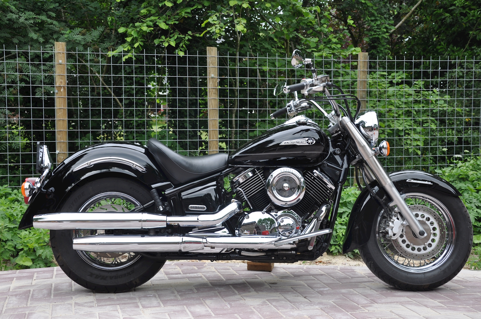 Yamaha Dragstar 1100 Classic 2001 - 02.jpg