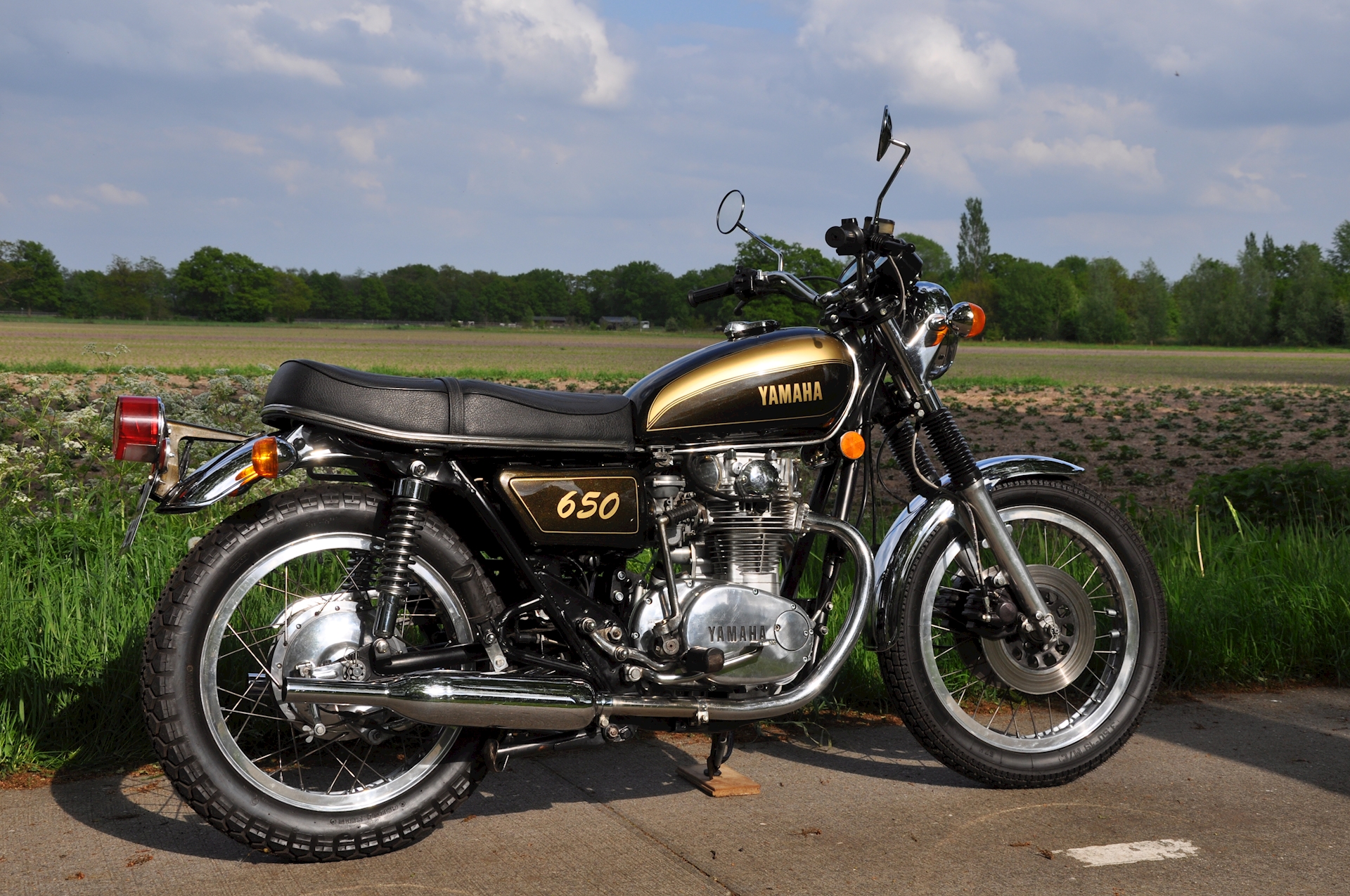 Yamaha XS650 1977 - 05.jpg