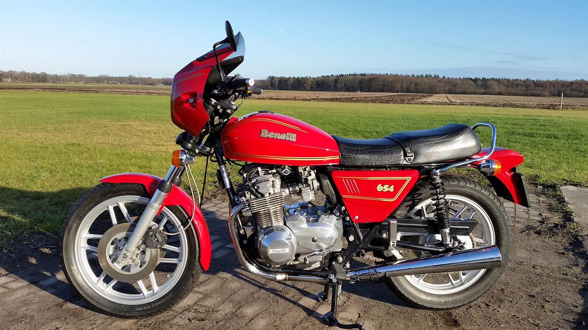 Benelli 654 1985 - 01.jpg