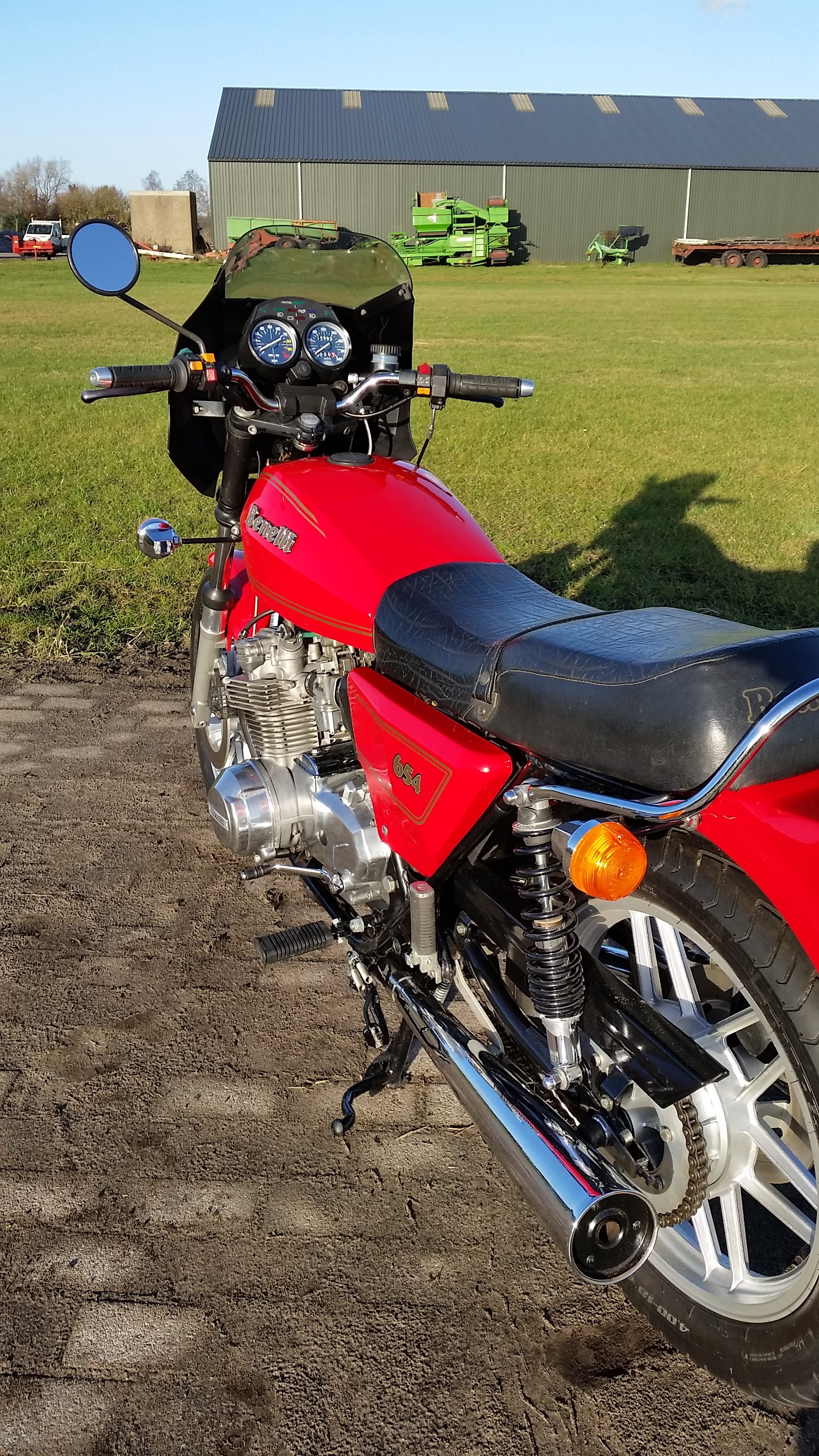 Benelli 654 1985 - 08.jpg