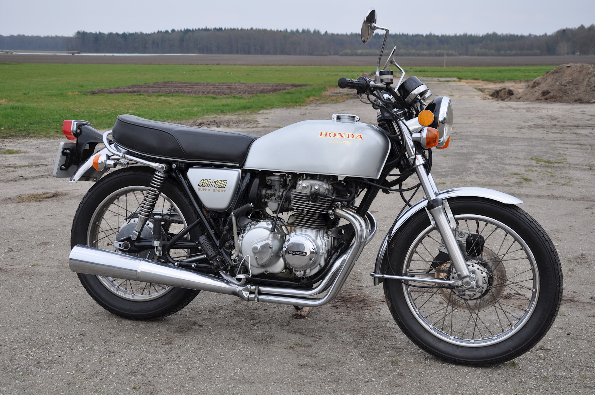 Honda CB400F Super Sport grijs 1977 - 02.JPG