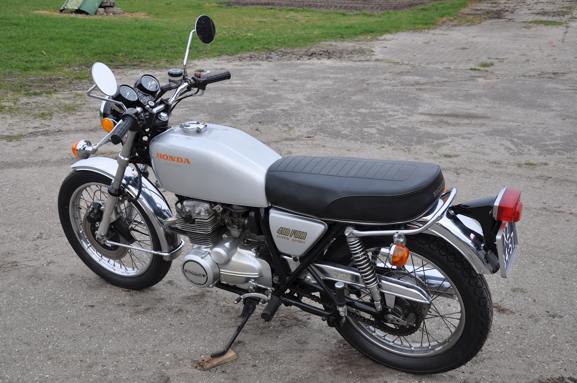 Honda CB400F Super Sport grijs 1977 - 03.JPG