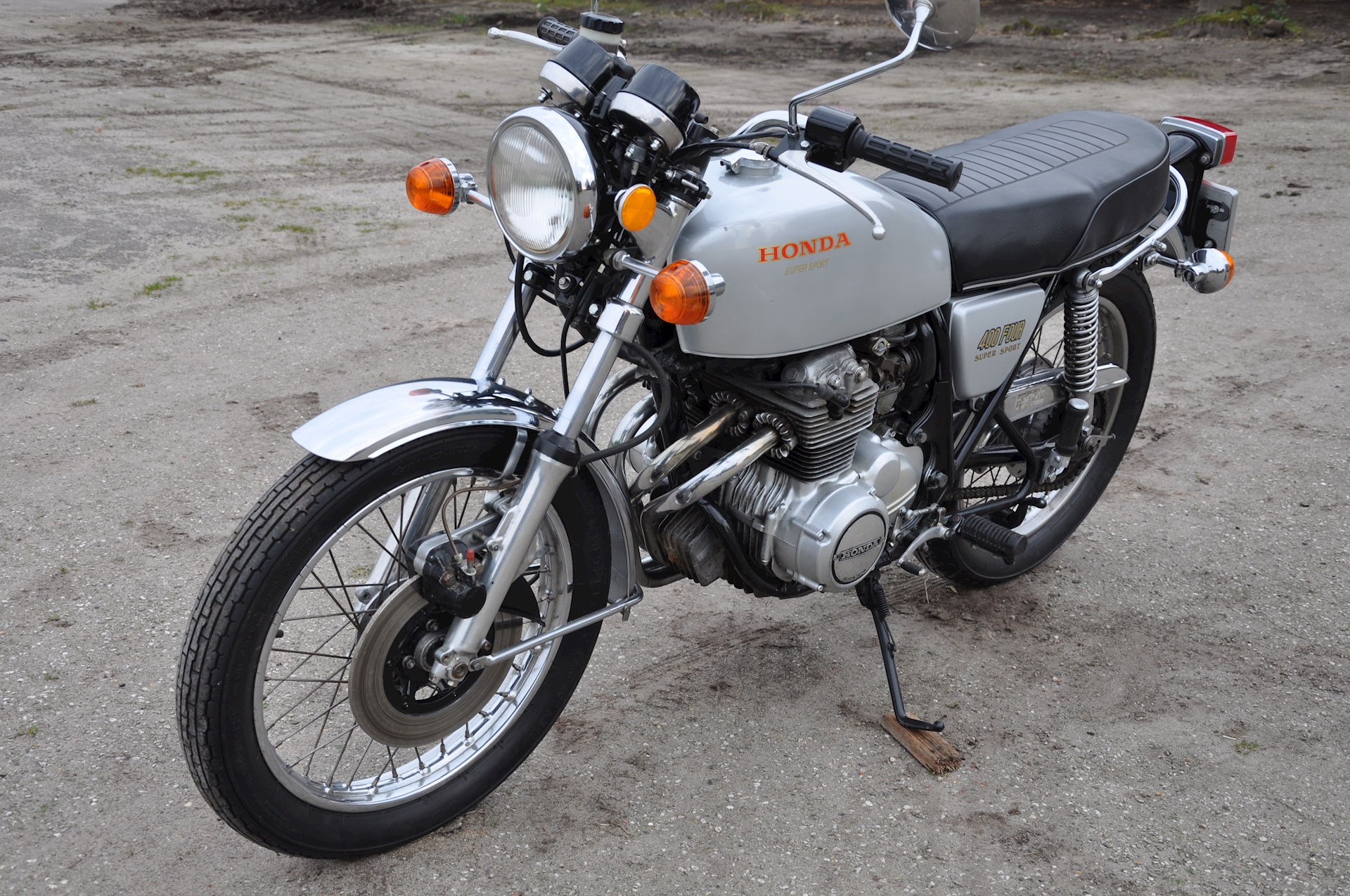 Honda CB400F Super Sport grijs 1977 - 04.JPG