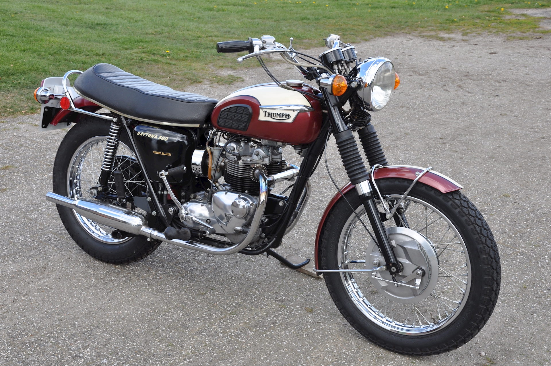 Triumph T100R 1971 - 04.jpg