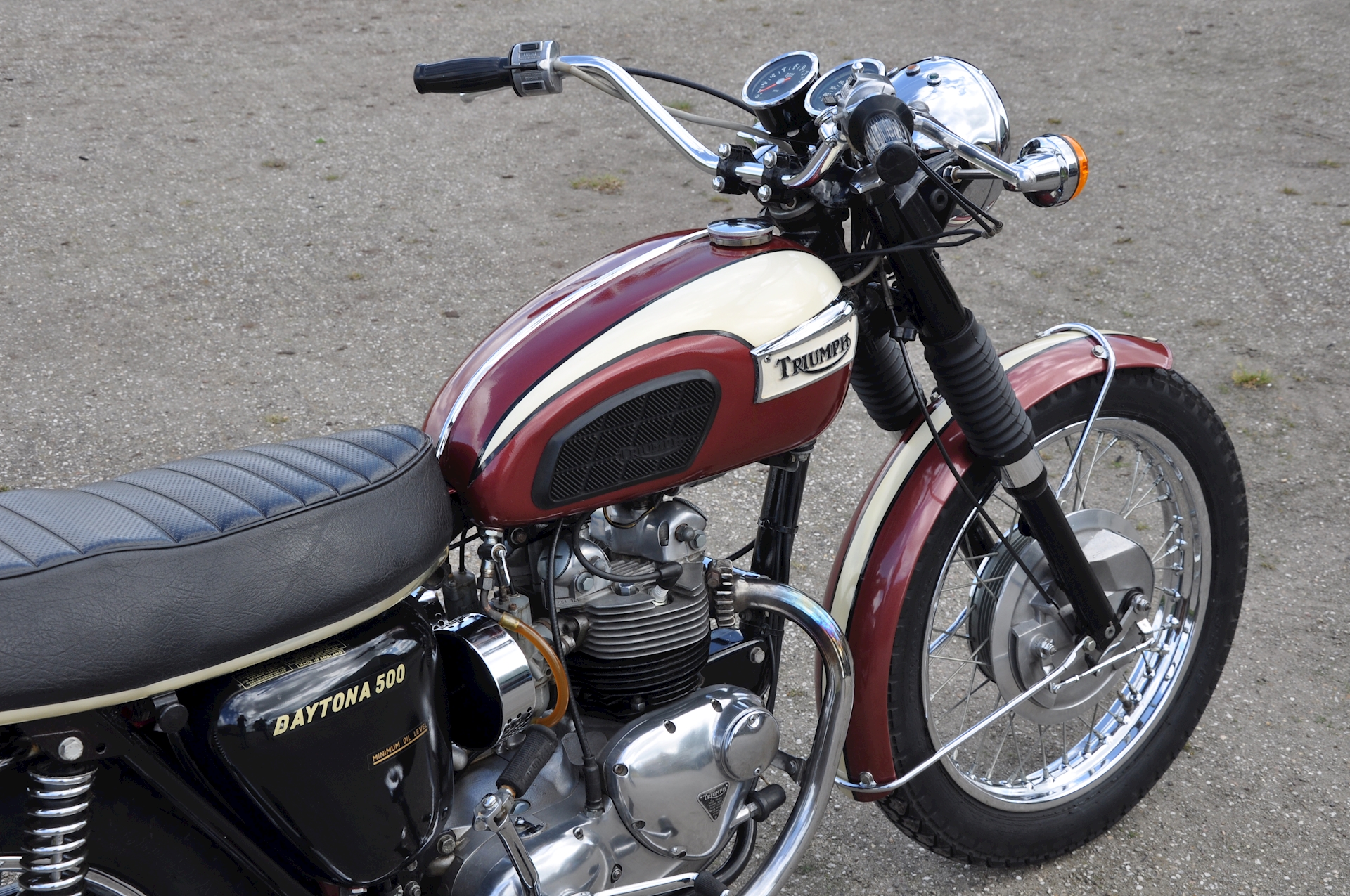 Triumph T100R 1971- 08.JPG