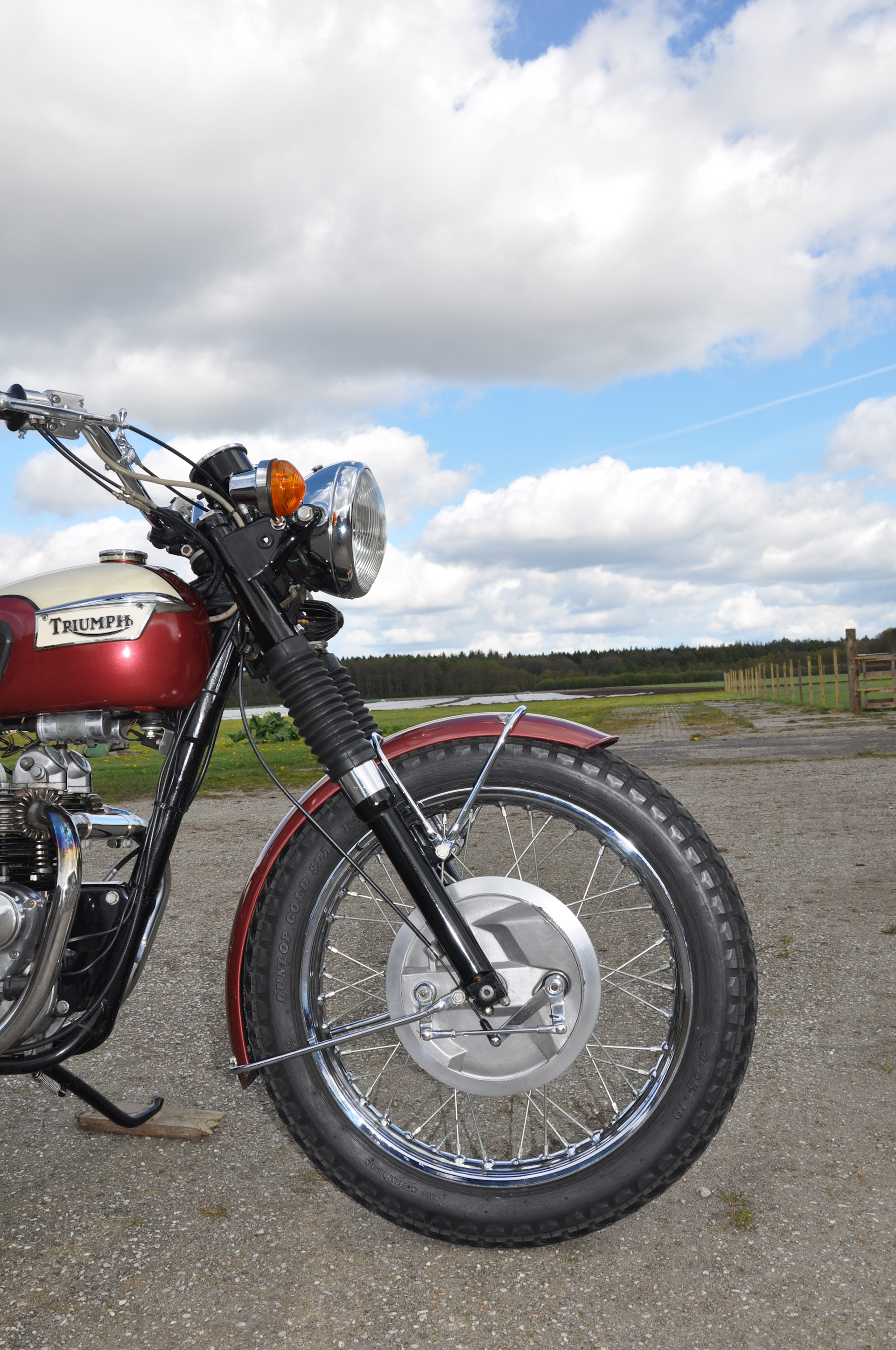 Triumph T100R 1971- 09.JPG
