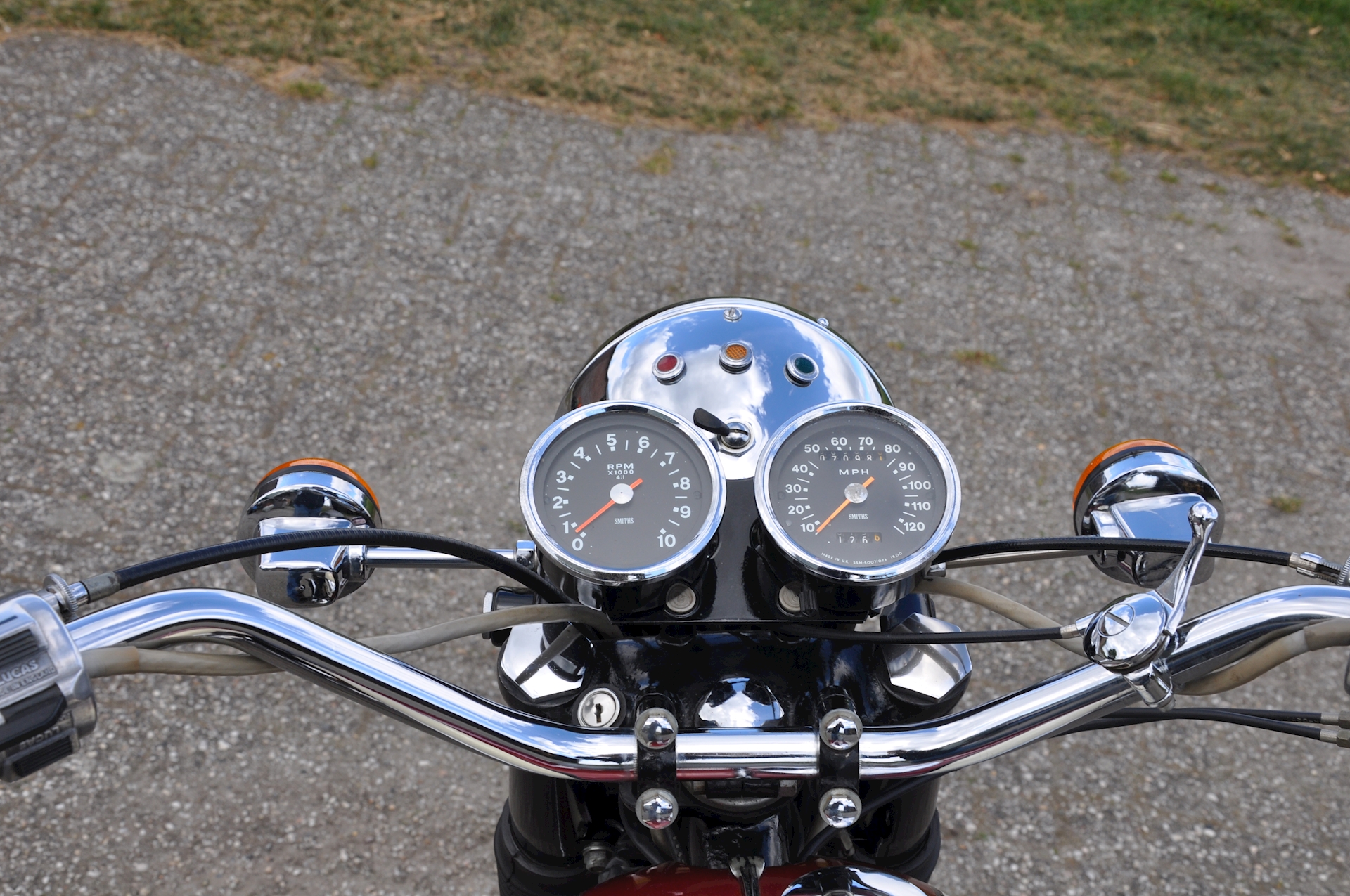 Triumph T100R 1971- 10.JPG