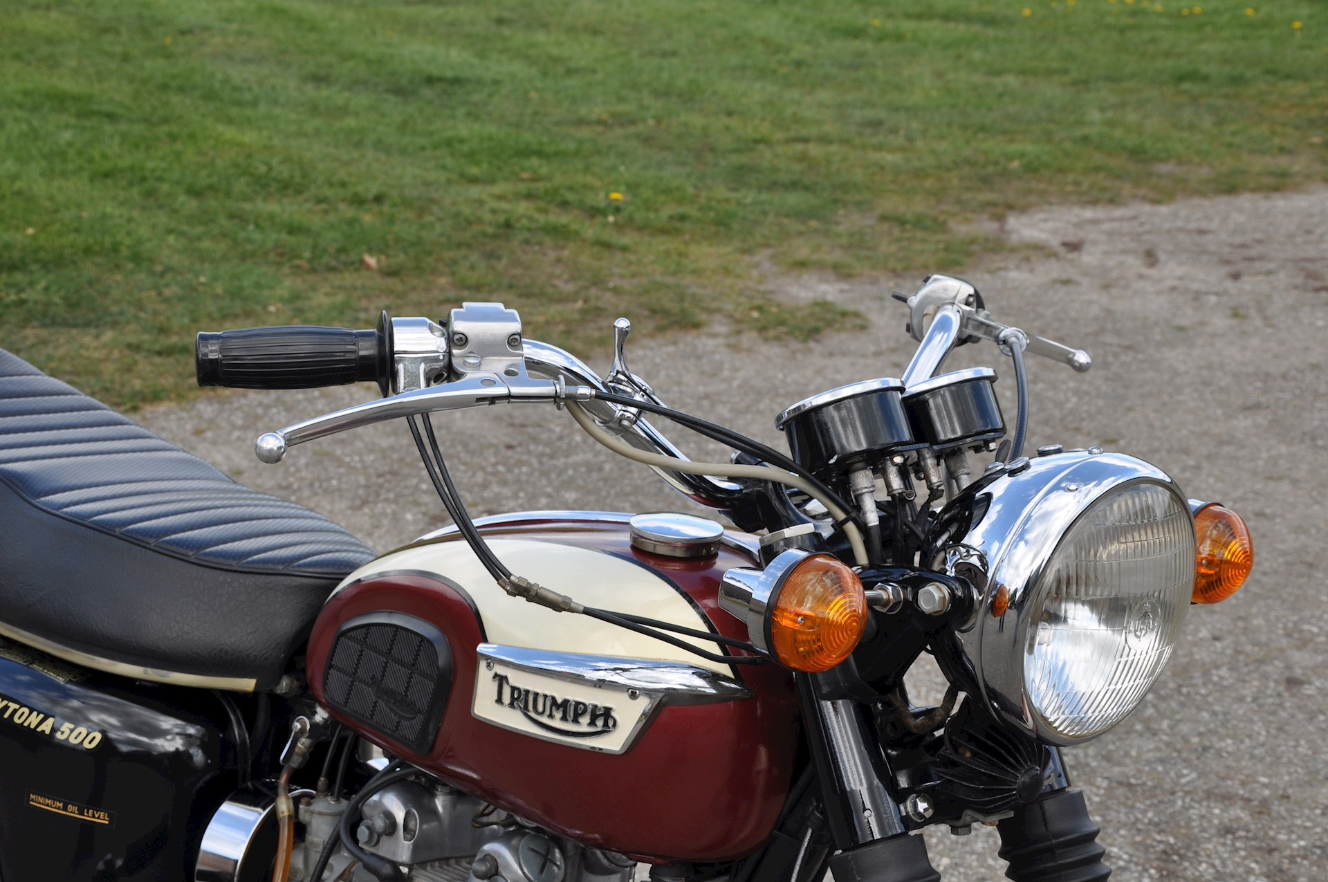 Triumph T100R 1971- 11.JPG