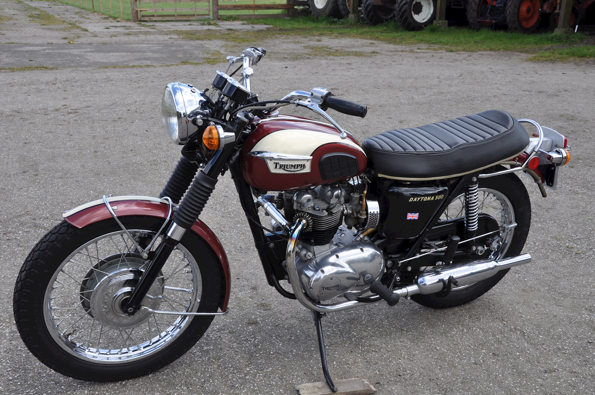 Triumph T100R 1971- 12.jpg