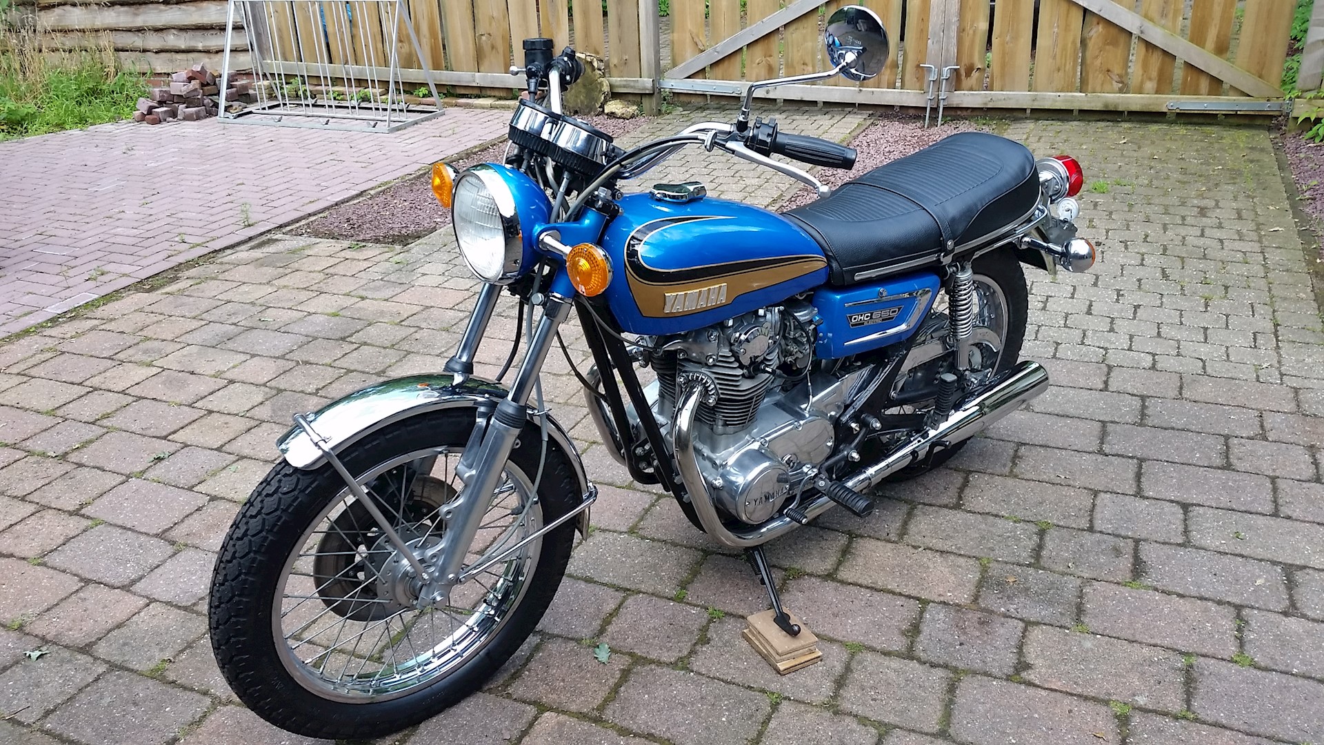 Yamaha TX650 1973 - 07.jpg