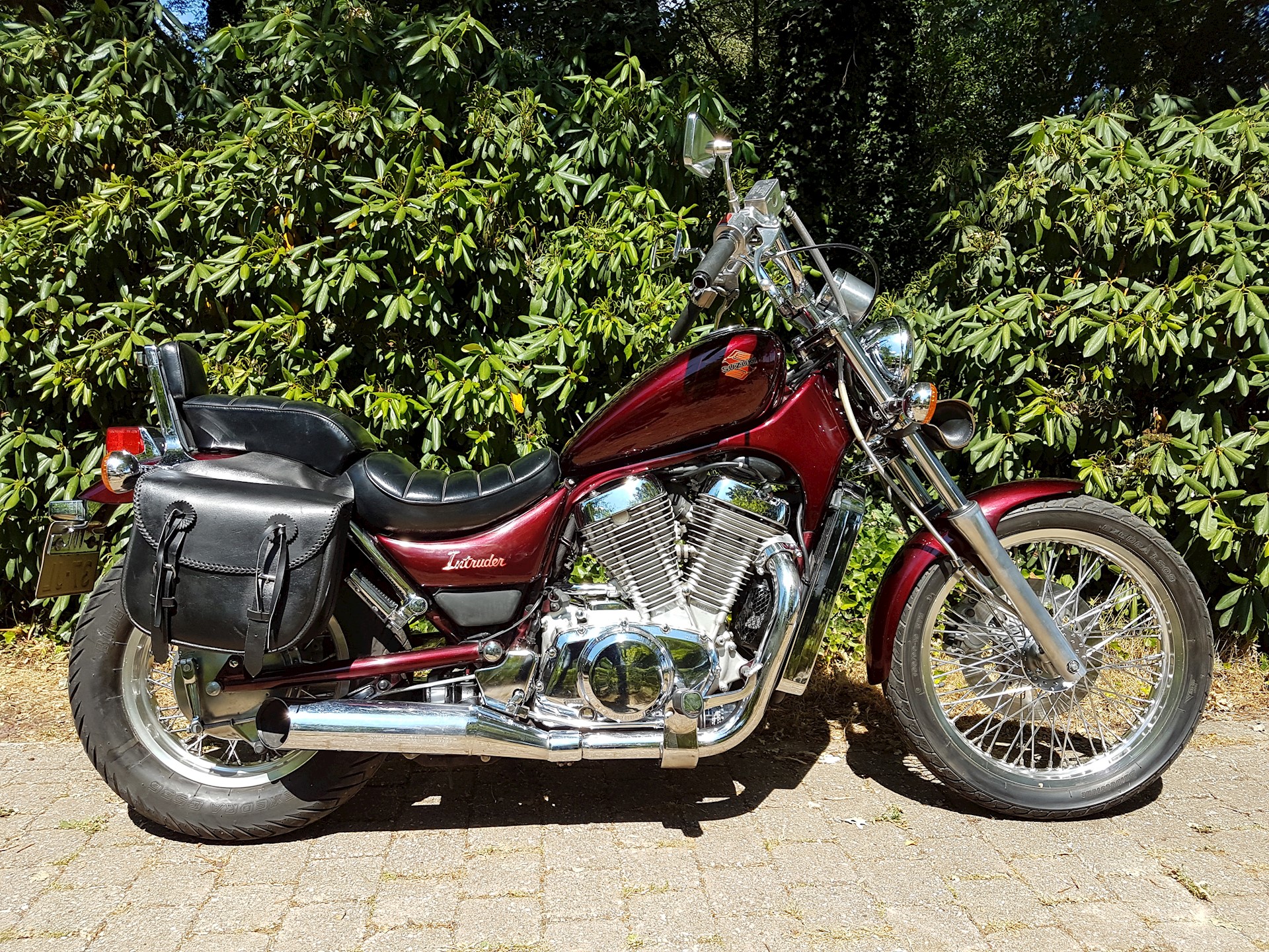 Suzuki Intruder VS700 1986 - 02.jpg