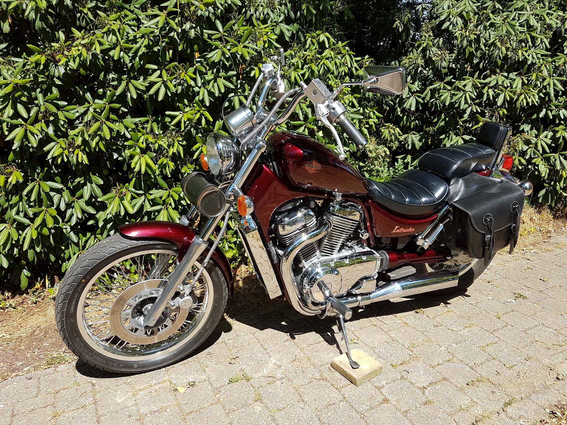 Suzuki Intruder VS700 1986 - 03.jpg