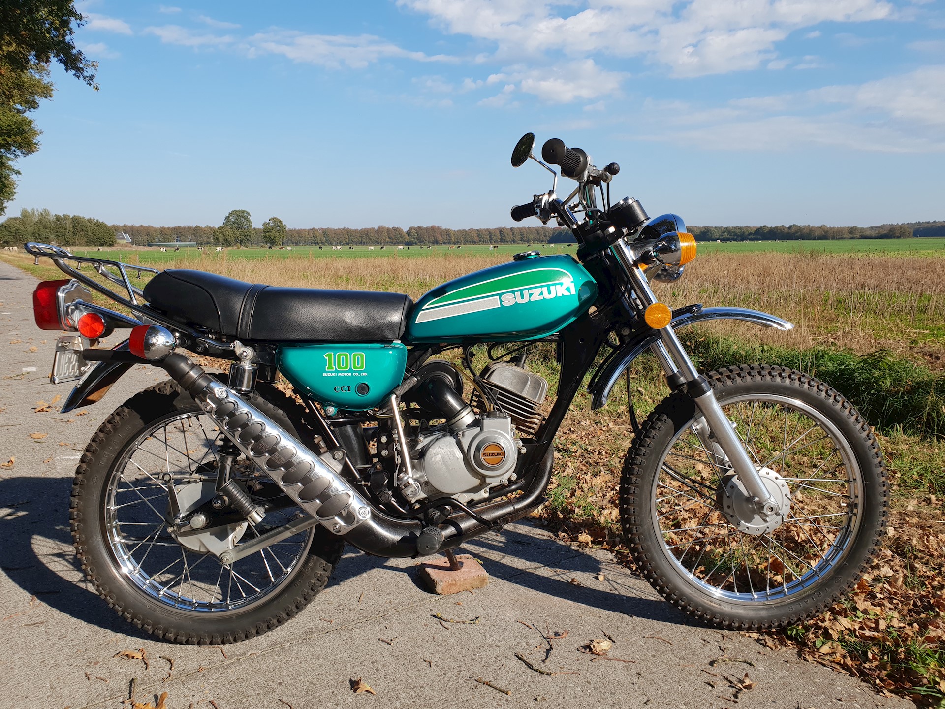 Suzuki TC100 1974 Gepoetst - 02.jpg