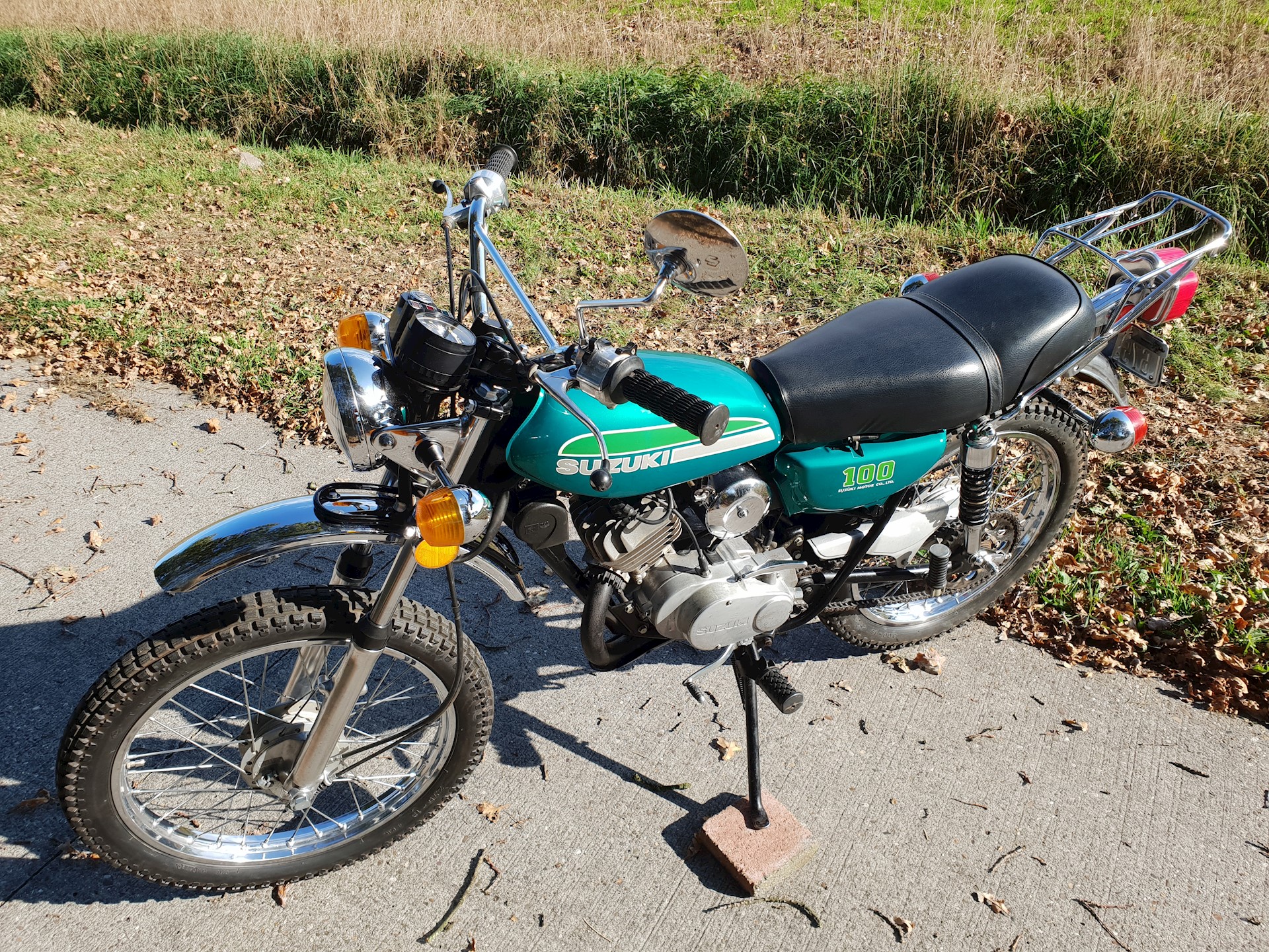 Suzuki TC100 1974 Gepoetst - 10.jpg