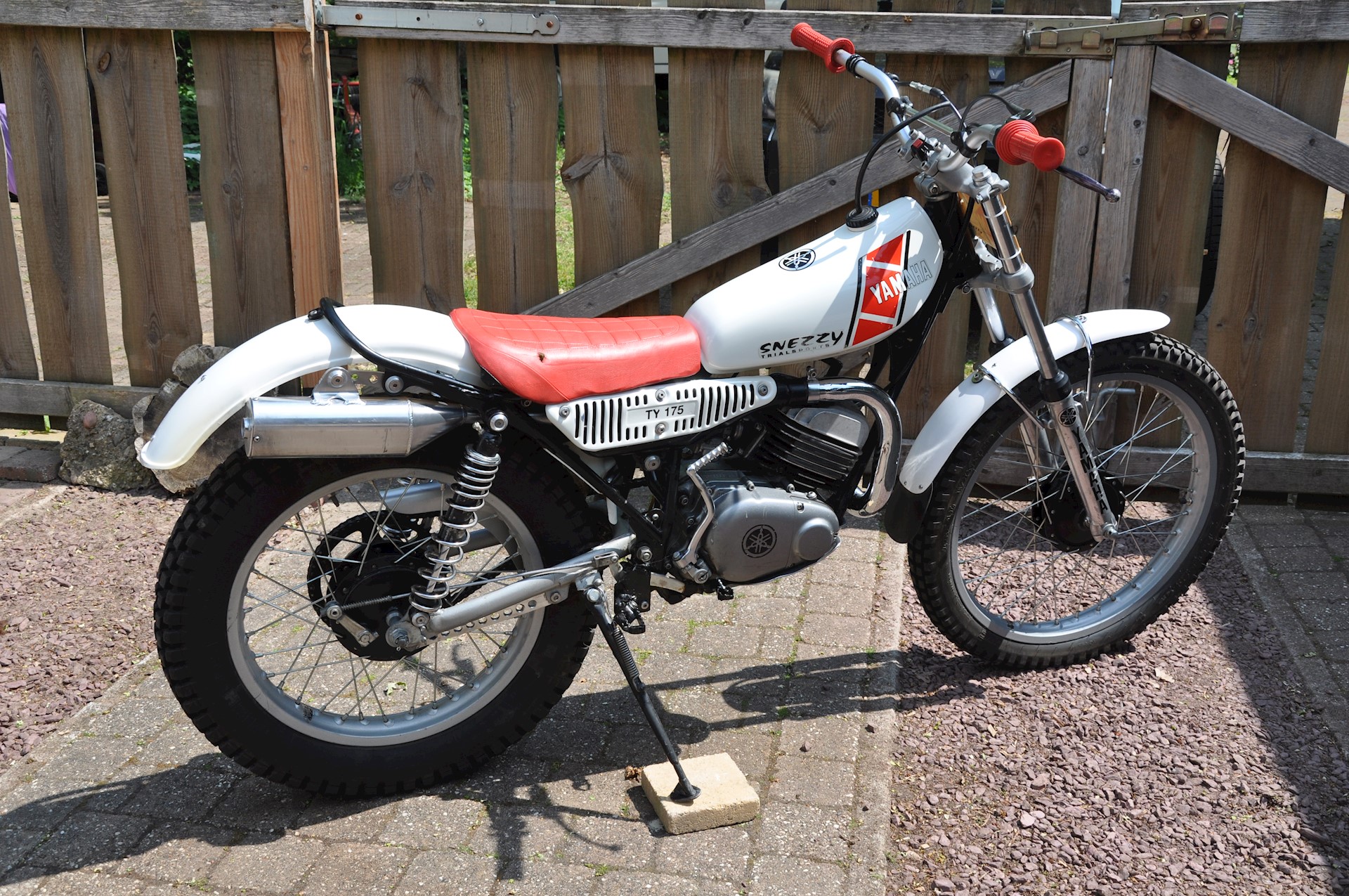 Yamaha TY175 Trial 1976 - 02.jpg
