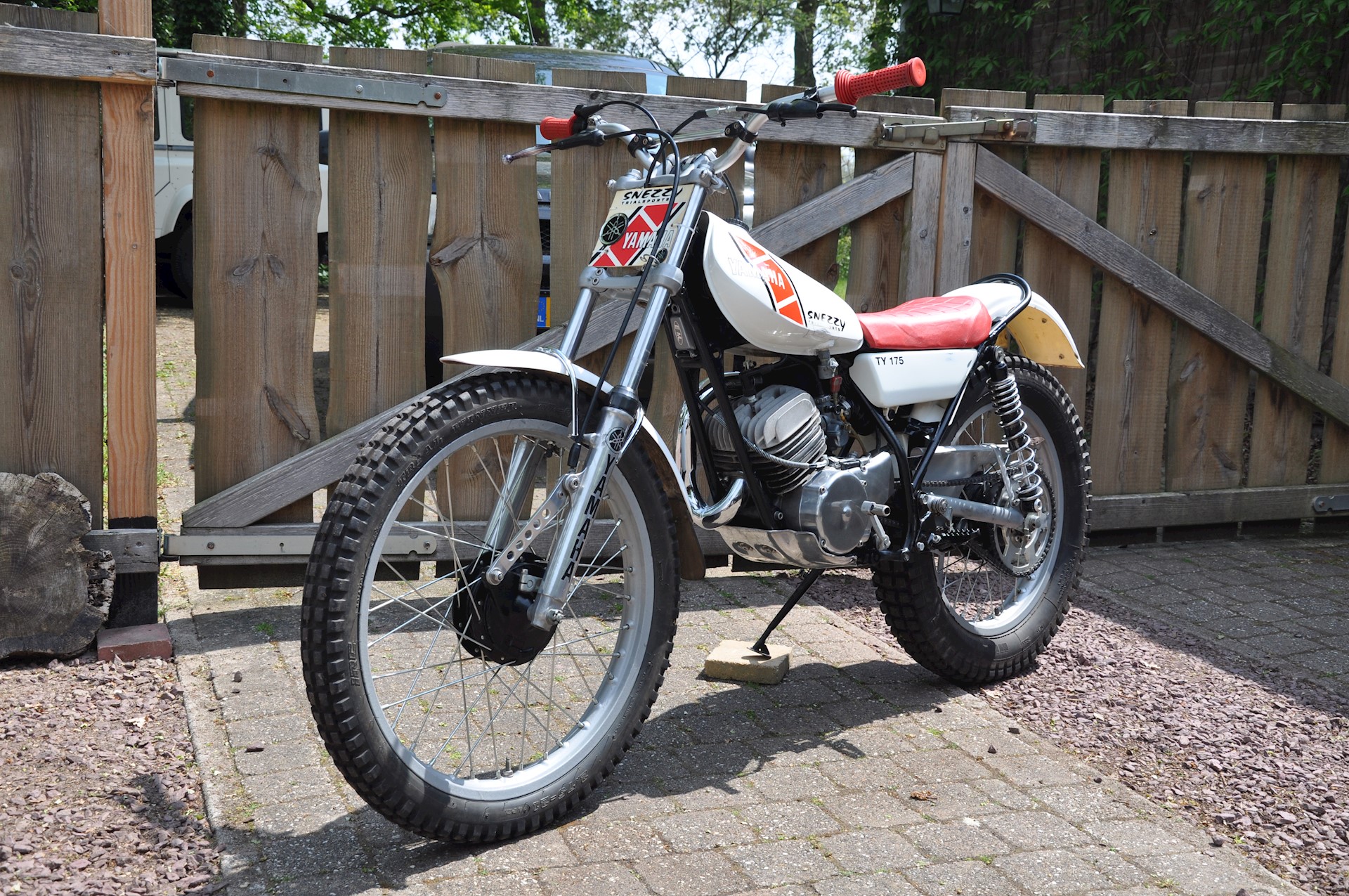 Yamaha TY175 Trial 1976 - 03.jpg