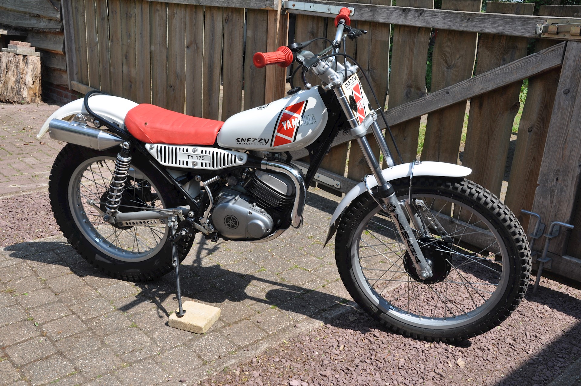 Yamaha TY175 Trial 1976 - 04.jpg