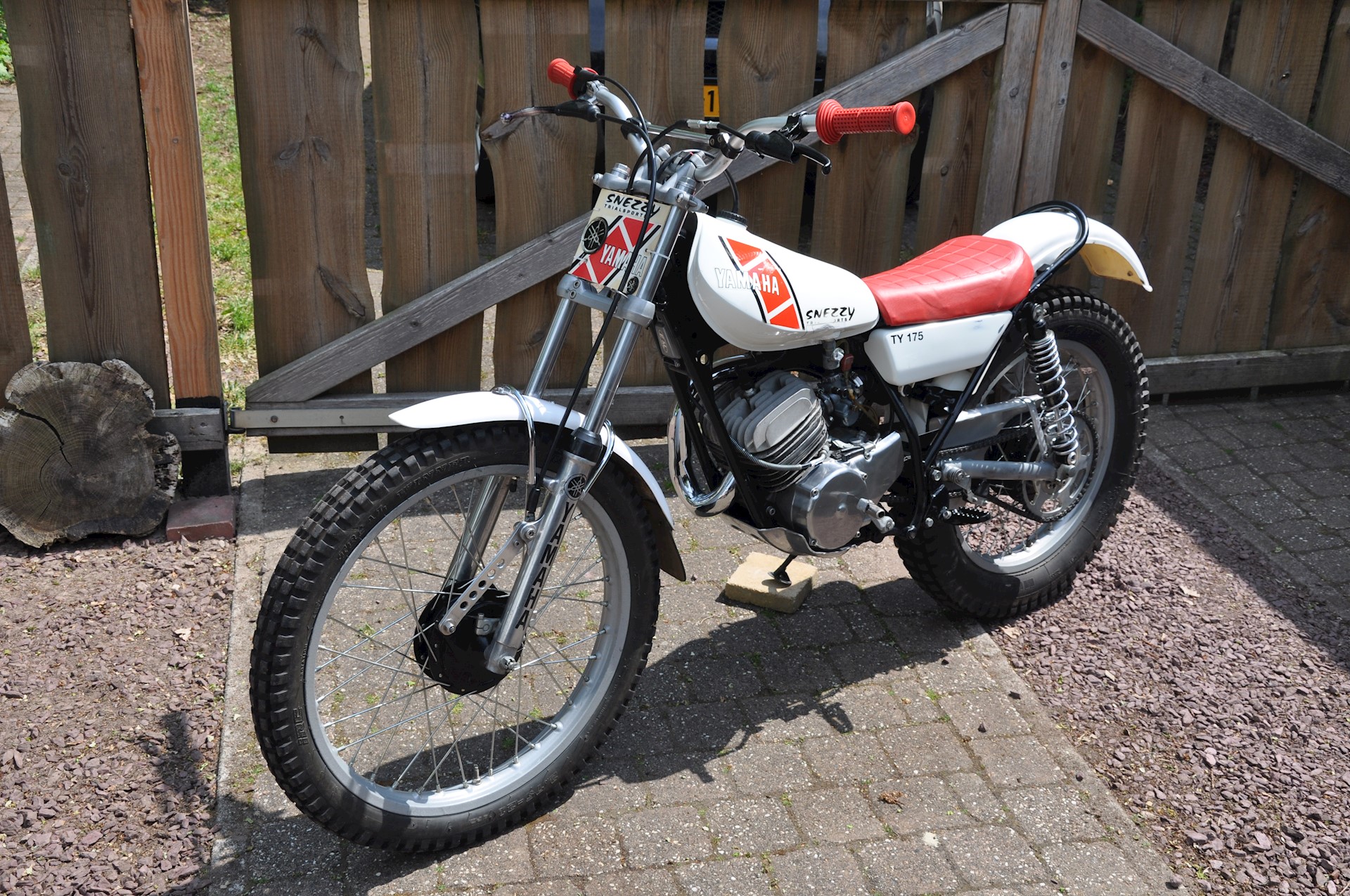 Yamaha TY175 Trial 1976 - 07.jpg
