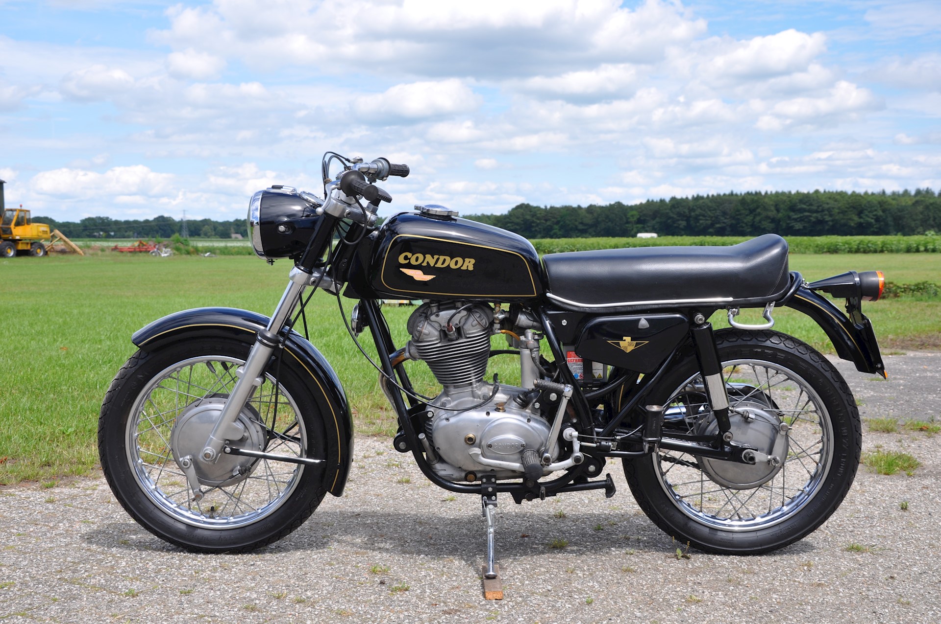 Condor A350 1976  - T01.JPG