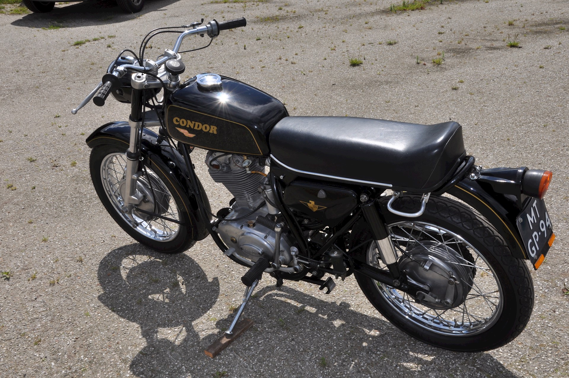 Condor A350 1976 - T15.JPG