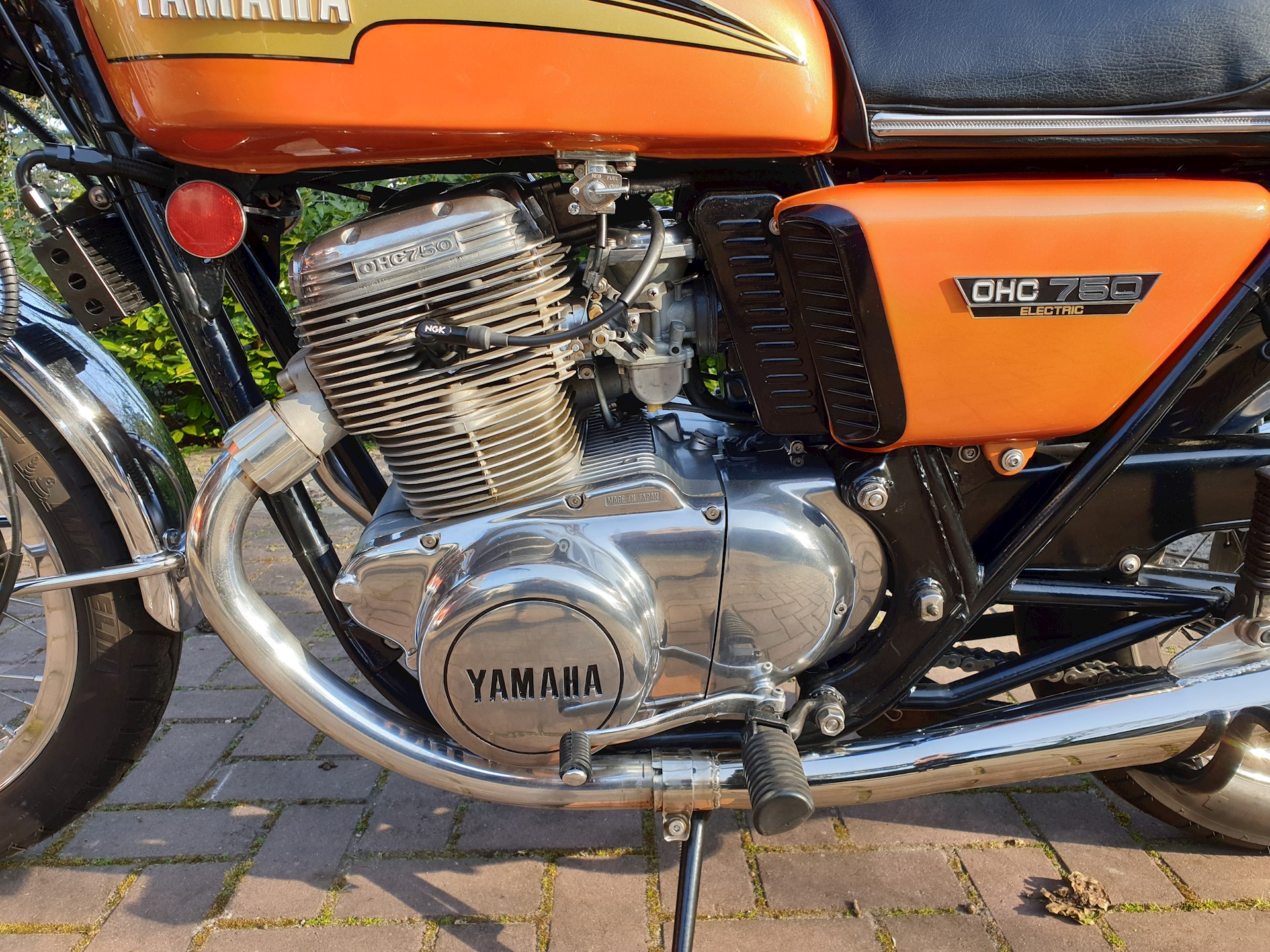 TX750 oranje -05.jpg