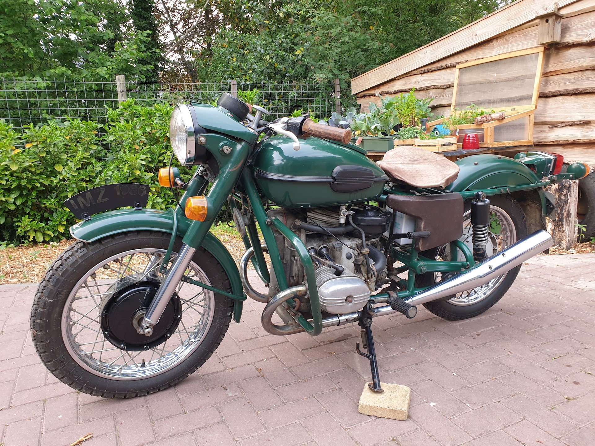 Ural IMZ-8 1993 - 05.jpg